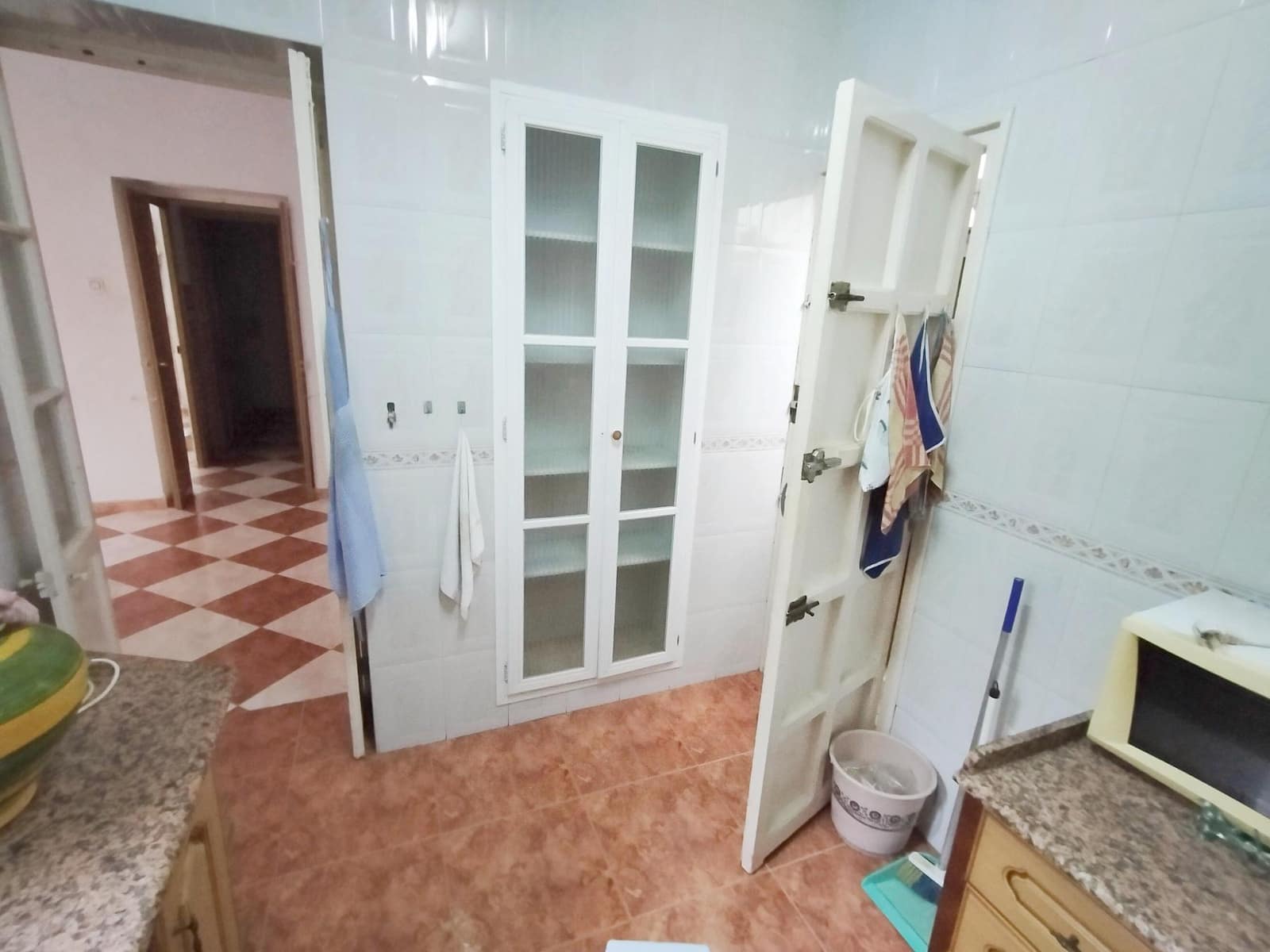 6 soveværelse Byhus til salg i San Fernando med garage - € 290.000 (Ref: 8763457)