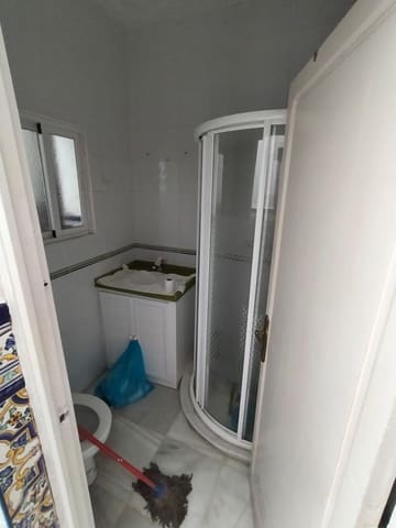 16 soveværelse Byhus til salg i Conil de la Frontera - € 500.000 (Ref: 9034025)