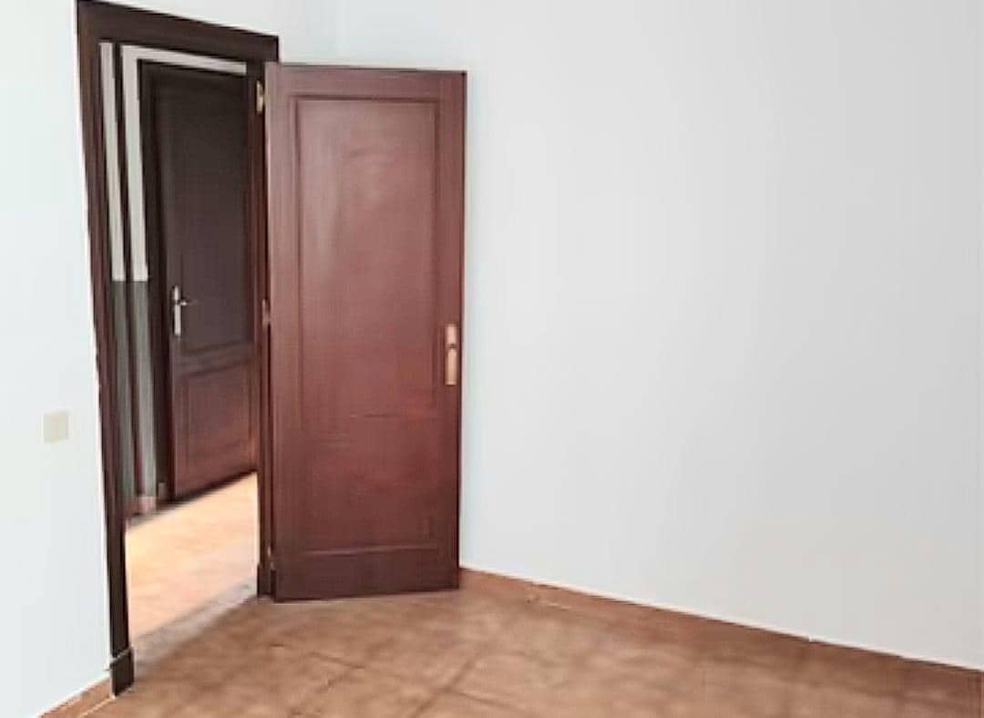 4 soverom Leilighet til salgs i San Fernando - € 165 000 (Ref: 9163240)