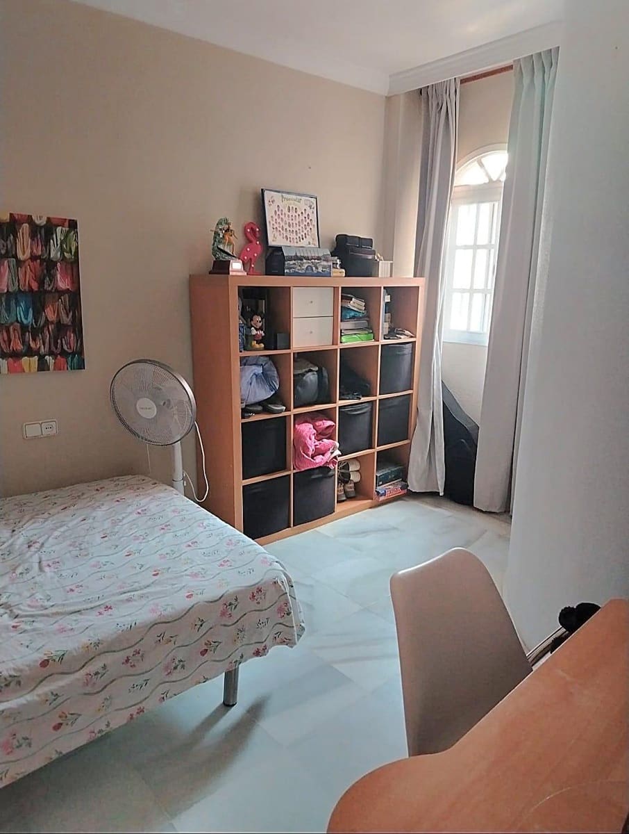 4 soveværelse Villa til salg i Chiclana de la Frontera med garage - € 450.000 (Ref: 9438912)