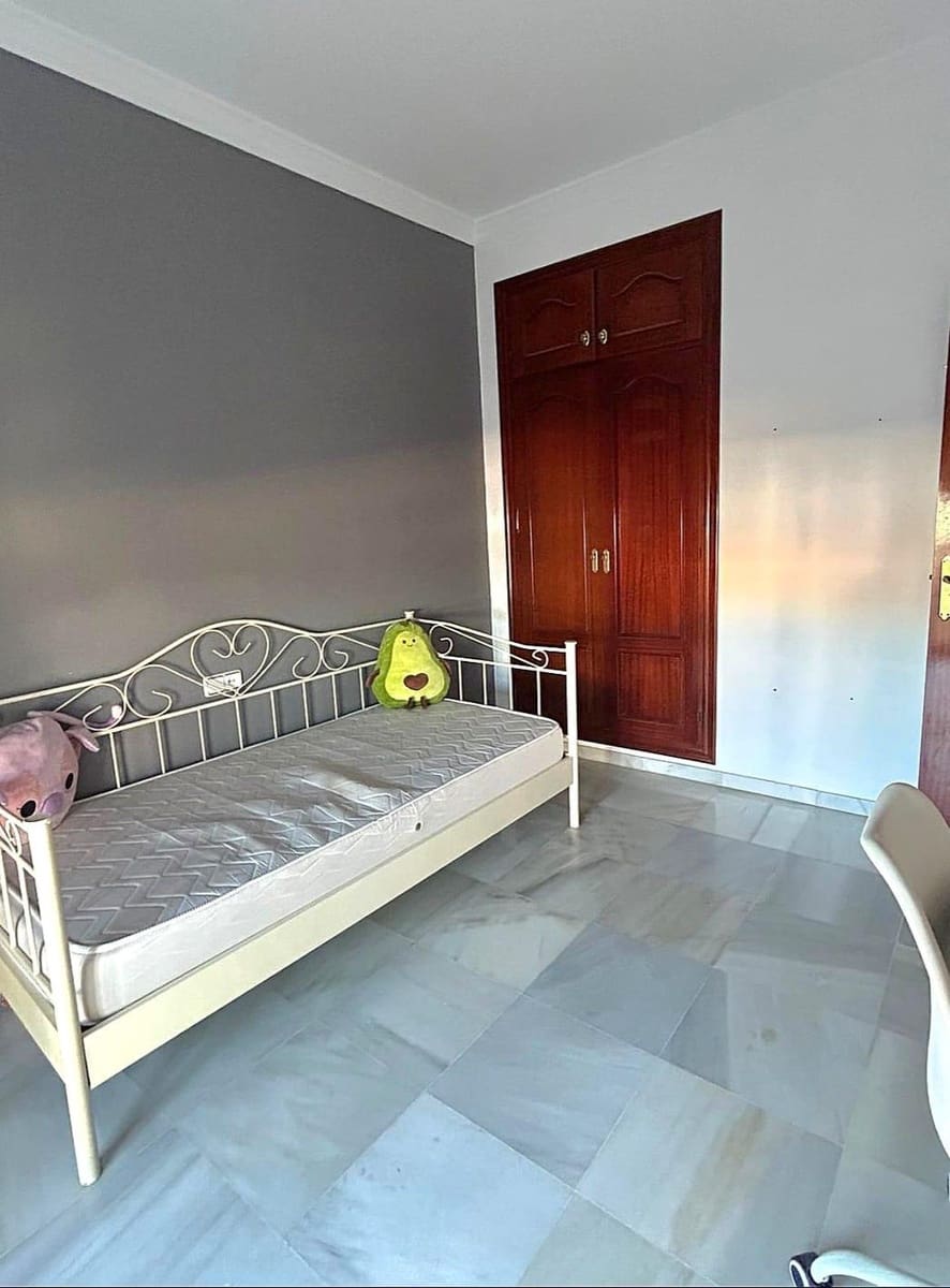 4 soveværelse Villa til salg i Chiclana de la Frontera med garage - € 450.000 (Ref: 9438912)