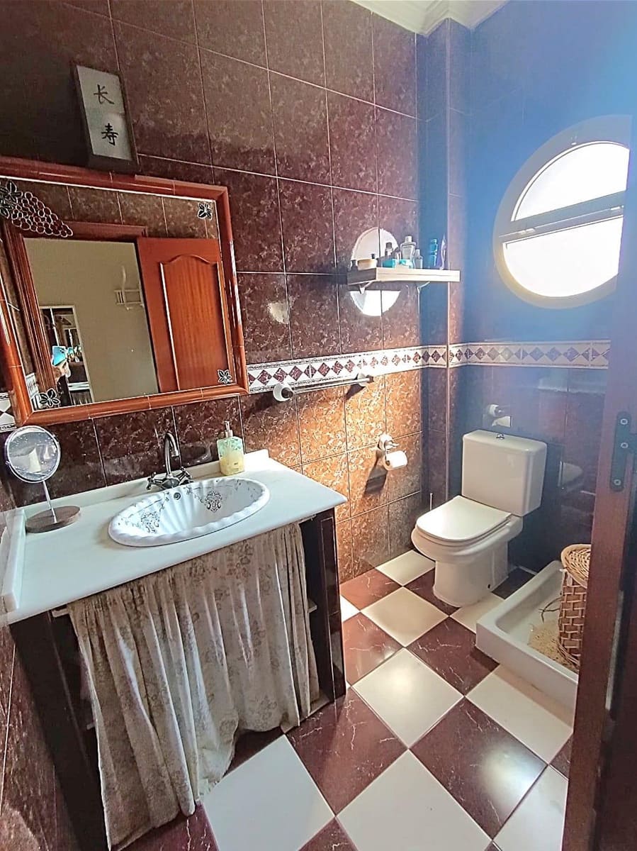 4 soveværelse Villa til salg i Chiclana de la Frontera med garage - € 450.000 (Ref: 9438912)