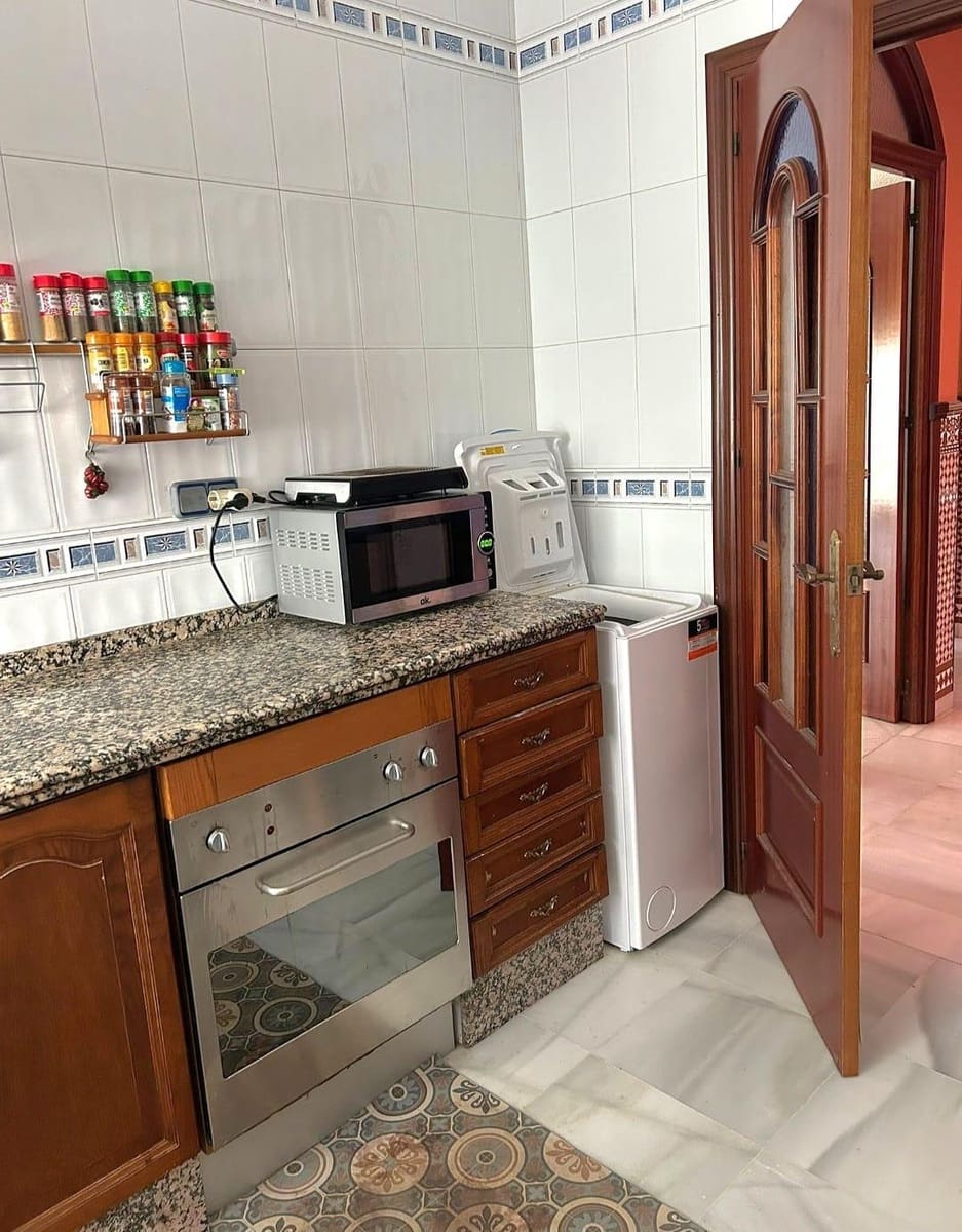 4 soveværelse Villa til salg i Chiclana de la Frontera med garage - € 450.000 (Ref: 9438912)