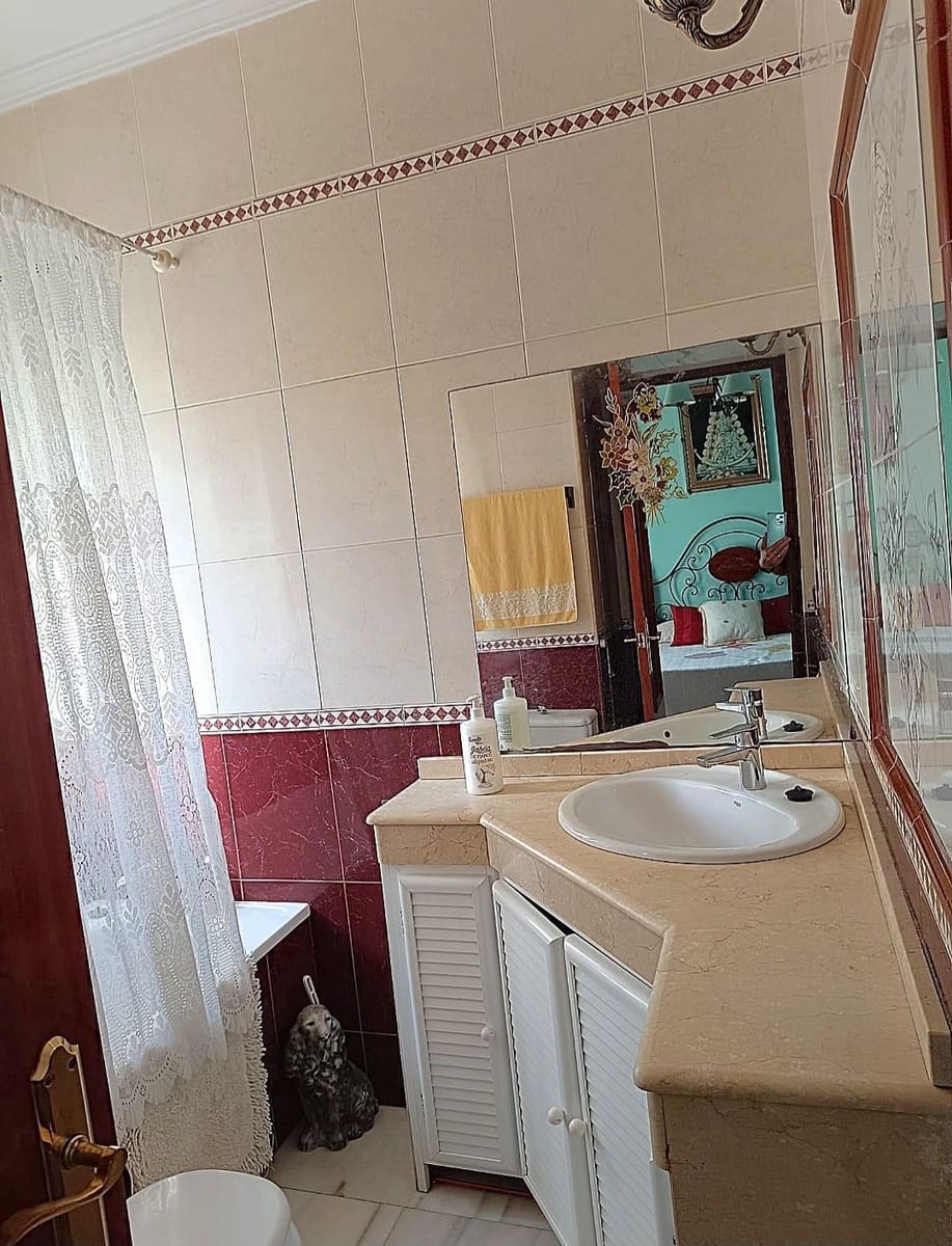 4 soveværelse Villa til salg i Chiclana de la Frontera med garage - € 450.000 (Ref: 9438912)