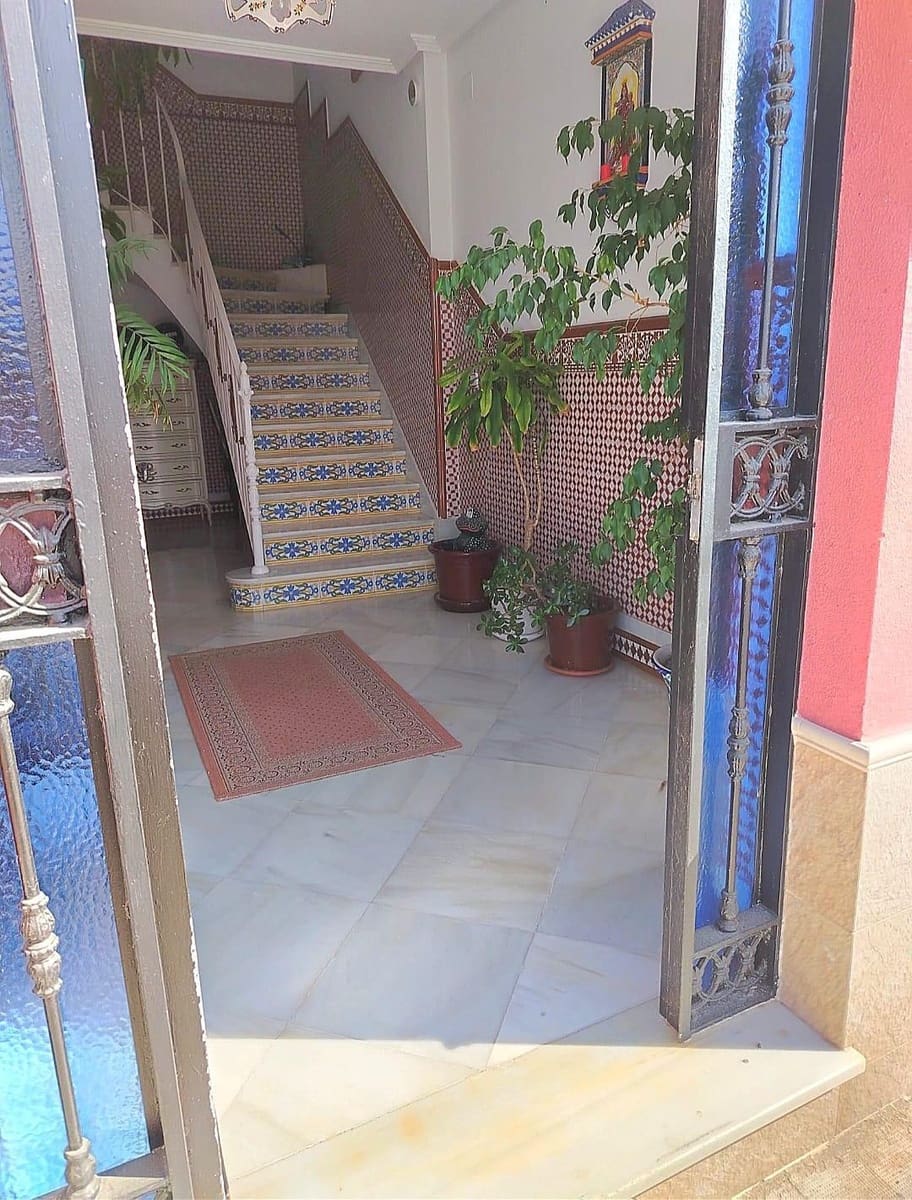 4 soveværelse Villa til salg i Chiclana de la Frontera med garage - € 450.000 (Ref: 9438912)