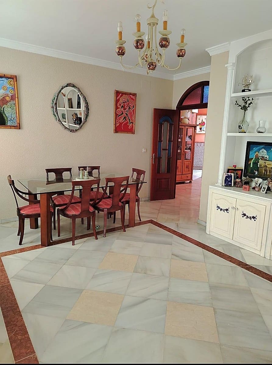 4 soveværelse Villa til salg i Chiclana de la Frontera med garage - € 450.000 (Ref: 9438912)