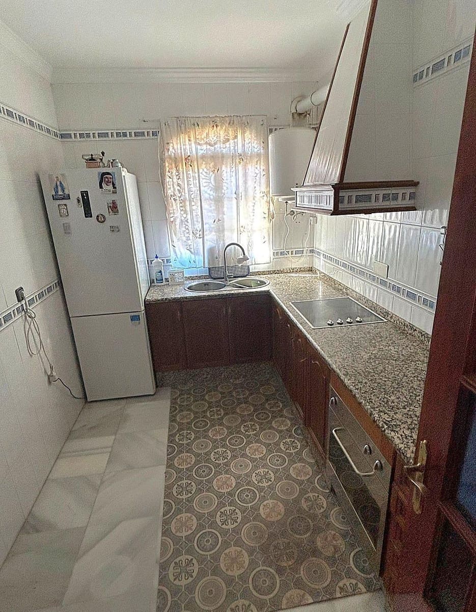 4 soveværelse Villa til salg i Chiclana de la Frontera med garage - € 450.000 (Ref: 9438912)