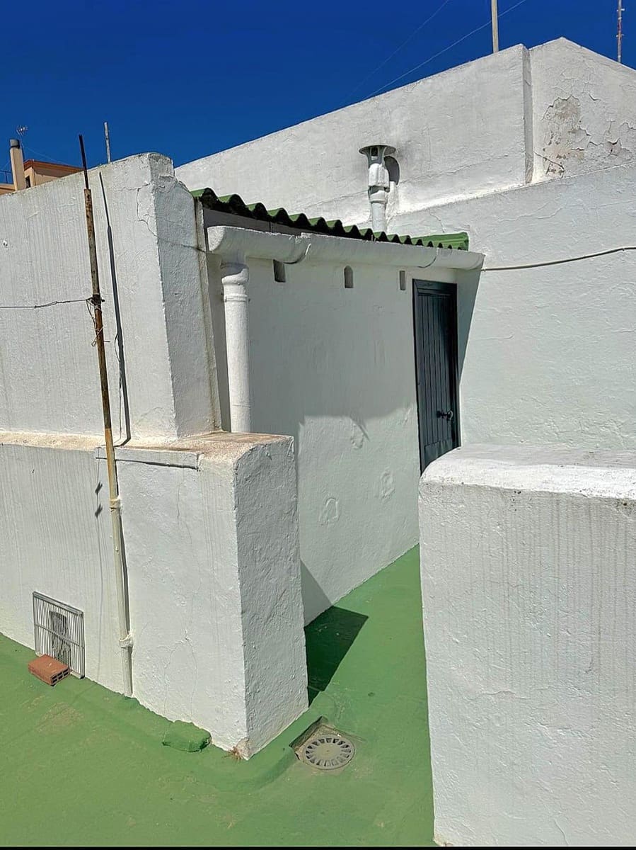 4 slaapkamer Huis te koop in San Fernando - € 260.000 (Ref: 9451548)