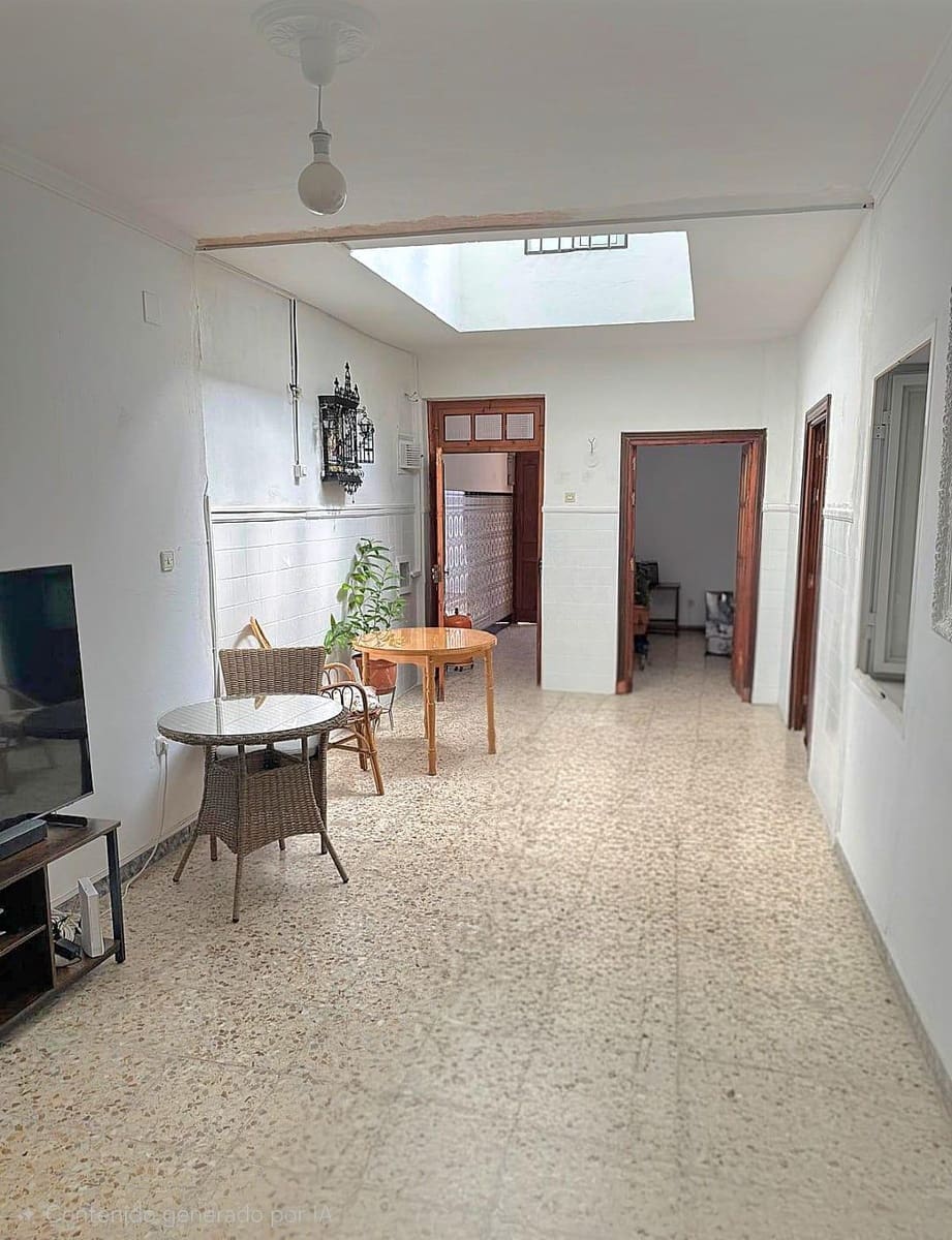 4 slaapkamer Huis te koop in San Fernando - € 260.000 (Ref: 9451548)