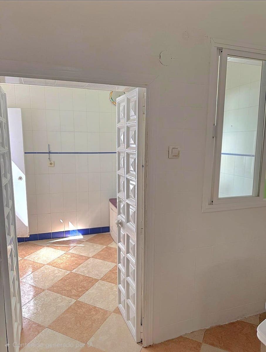 4 slaapkamer Huis te koop in San Fernando - € 260.000 (Ref: 9451548)