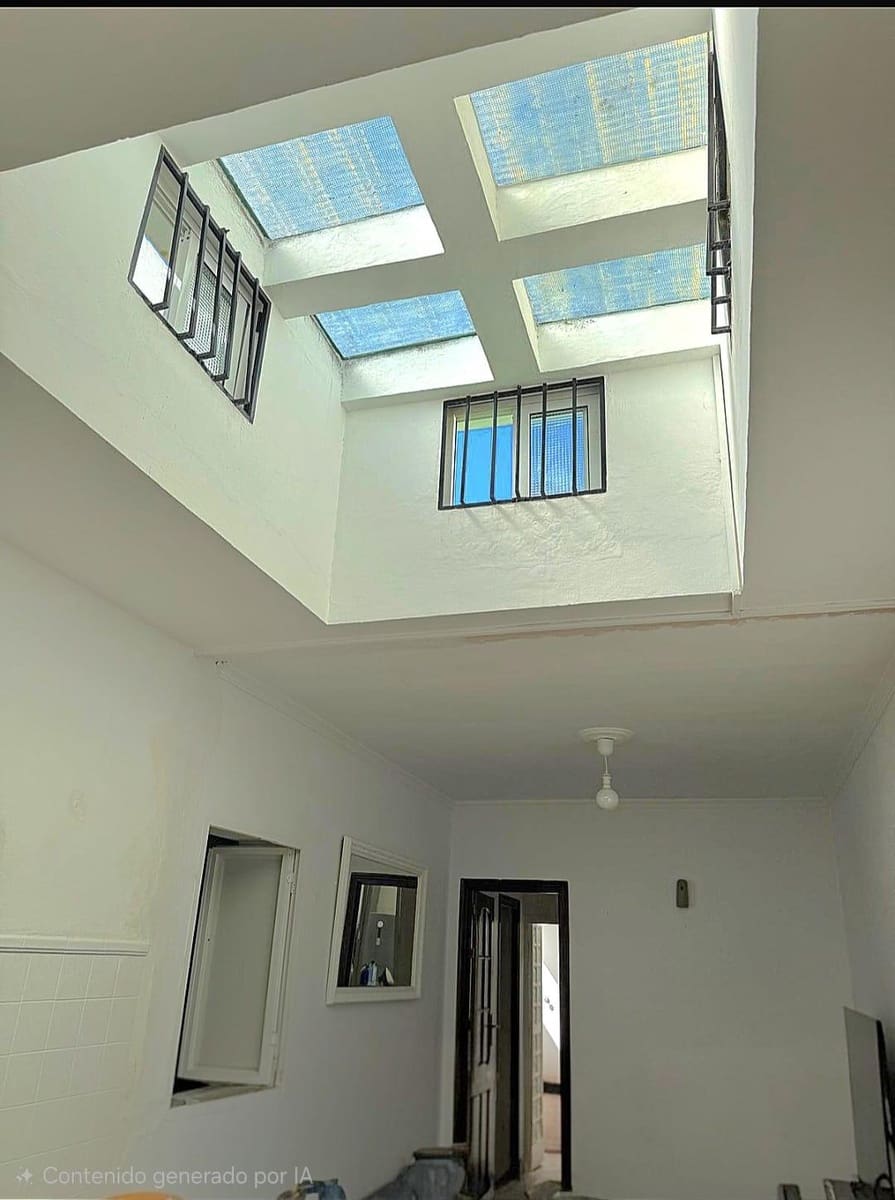 4 slaapkamer Huis te koop in San Fernando - € 260.000 (Ref: 9451548)