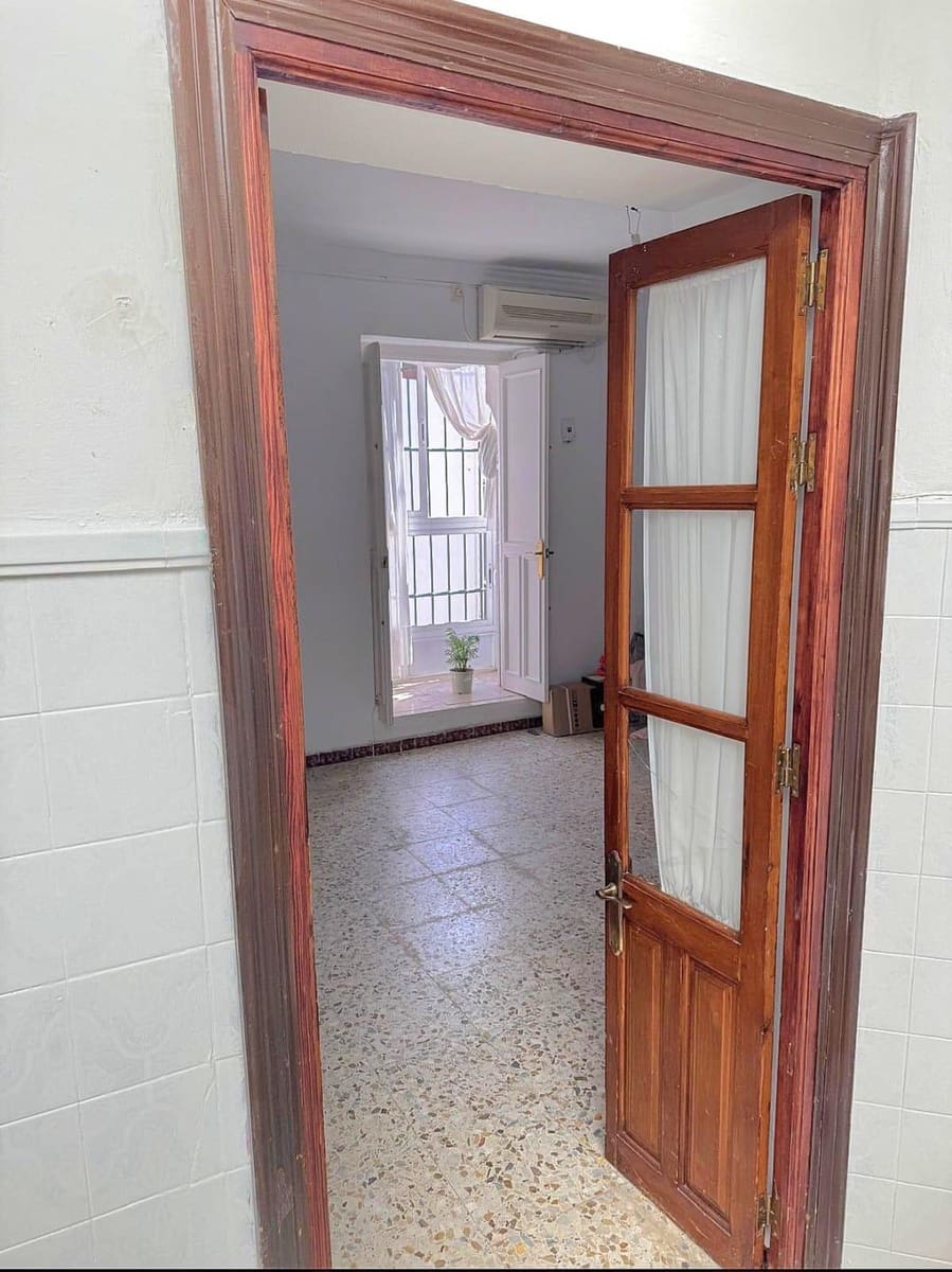 4 slaapkamer Huis te koop in San Fernando - € 260.000 (Ref: 9451548)