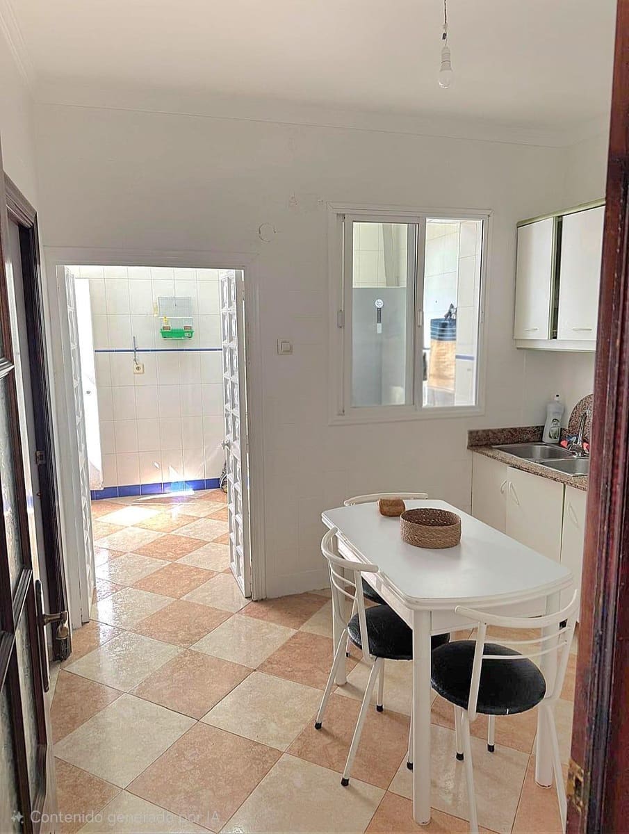 4 slaapkamer Huis te koop in San Fernando - € 260.000 (Ref: 9451548)