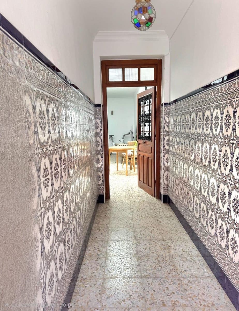 4 slaapkamer Huis te koop in San Fernando - € 260.000 (Ref: 9451548)