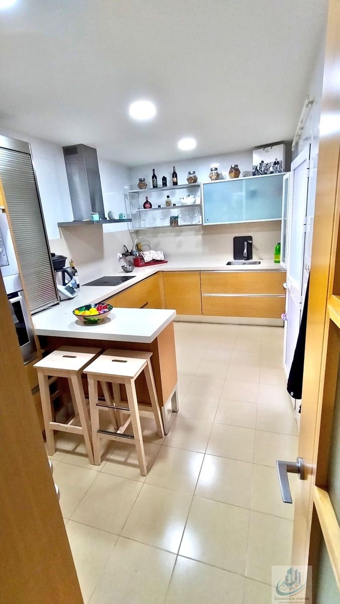 4 soveværelse Lejlighed til salg i Chiclana de la Frontera med garage - € 320.000 (Ref: 9685764)