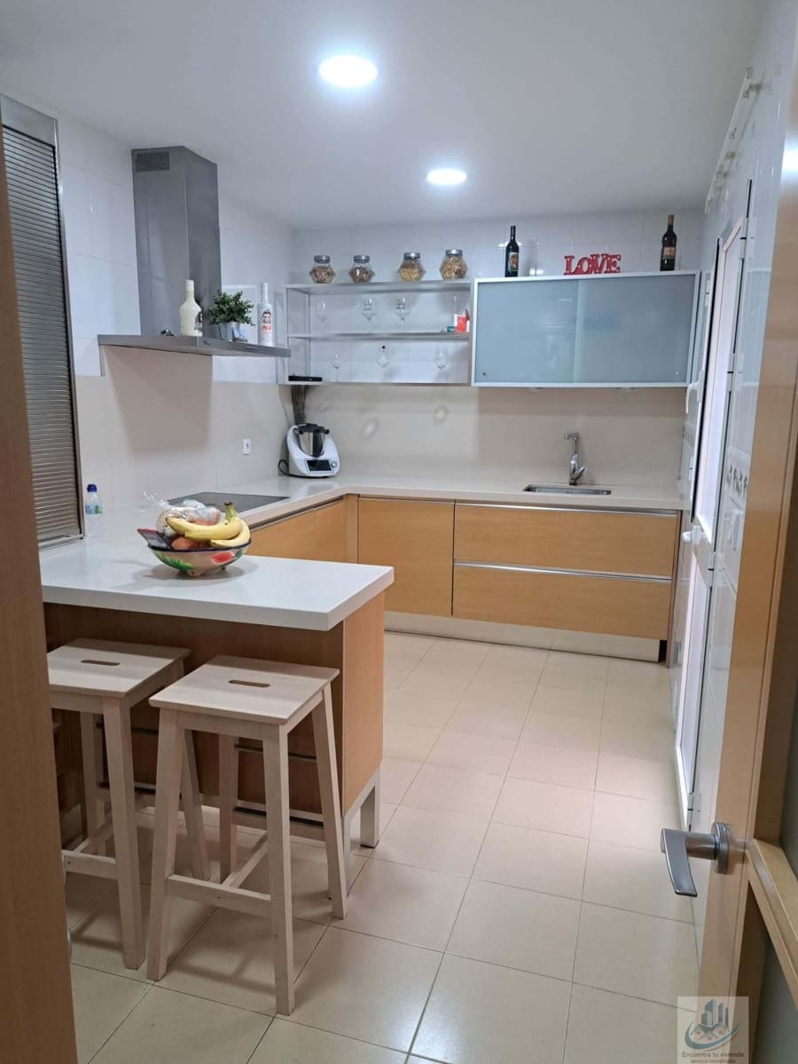 4 soveværelse Lejlighed til salg i Chiclana de la Frontera med garage - € 320.000 (Ref: 9685764)