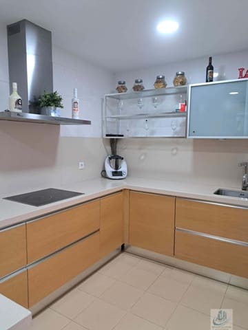 4 soveværelse Lejlighed til salg i Chiclana de la Frontera med garage - € 320.000 (Ref: 9685764)