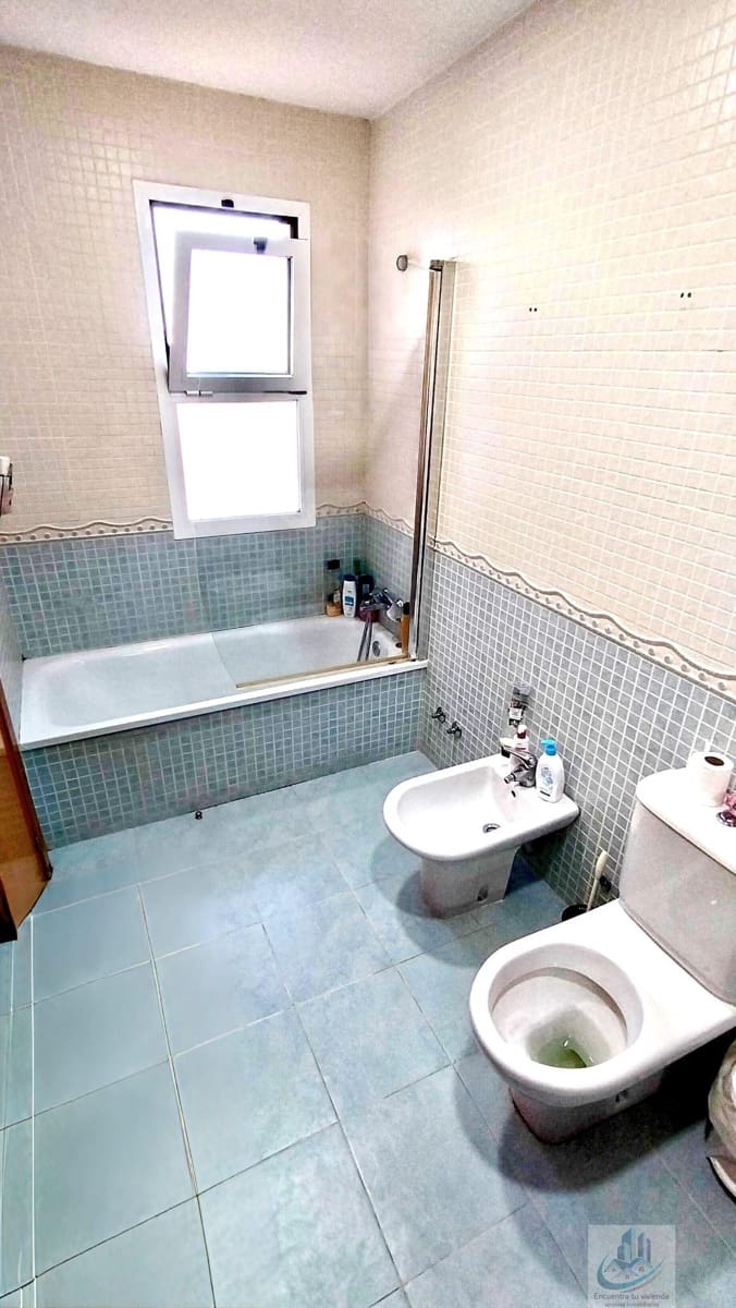 4 soveværelse Lejlighed til salg i Chiclana de la Frontera med garage - € 320.000 (Ref: 9685764)