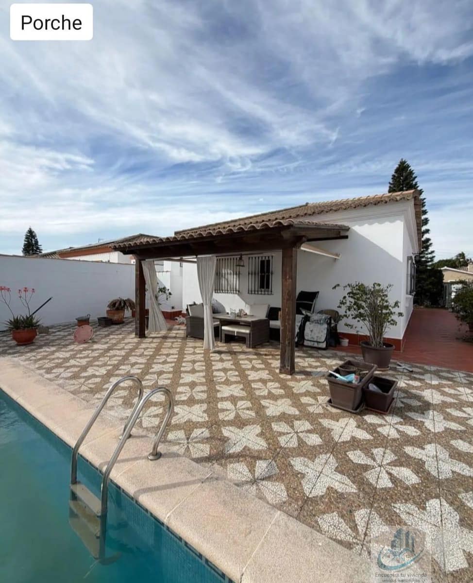 3 bedroom Villa for sale in Chiclana de la Frontera with pool - € 480,000 (Ref: 9719122)