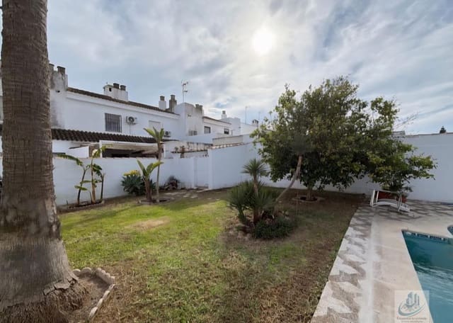 3 soverom Villa til salgs i Chiclana de la Frontera med svømmebasseng - € 480 000 (Ref: 9719122)
