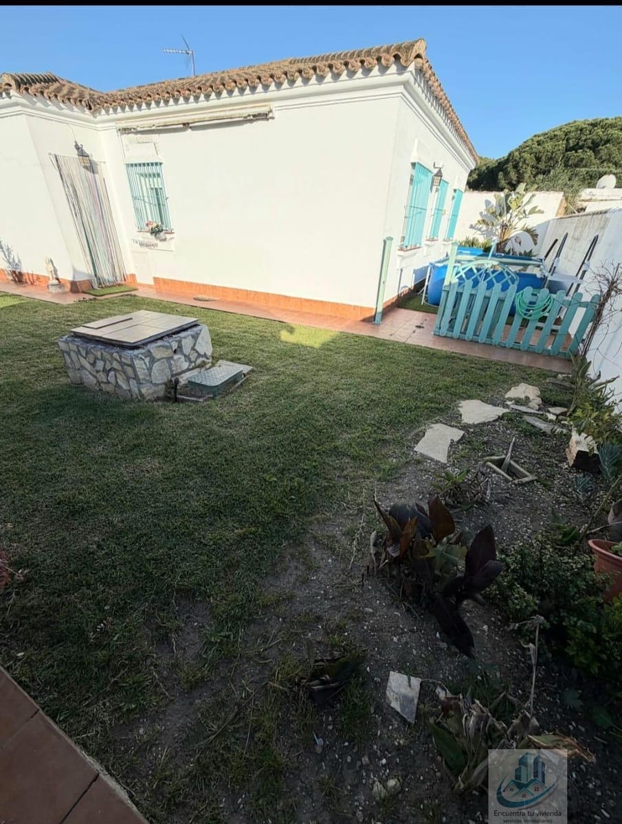 3 bedroom Villa for sale in Chiclana de la Frontera - € 240,000 (Ref: 9720915)