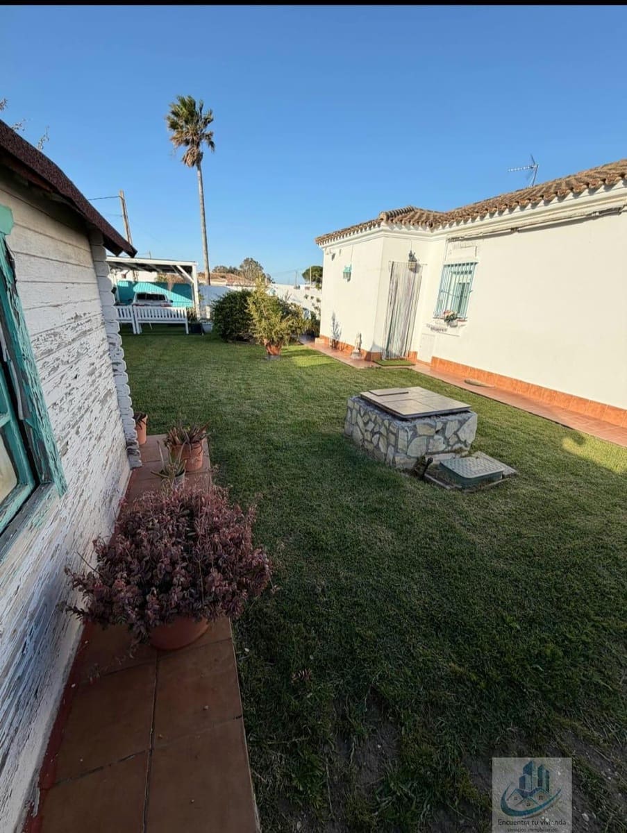 3 bedroom Villa for sale in Chiclana de la Frontera - € 240,000 (Ref: 9720915)