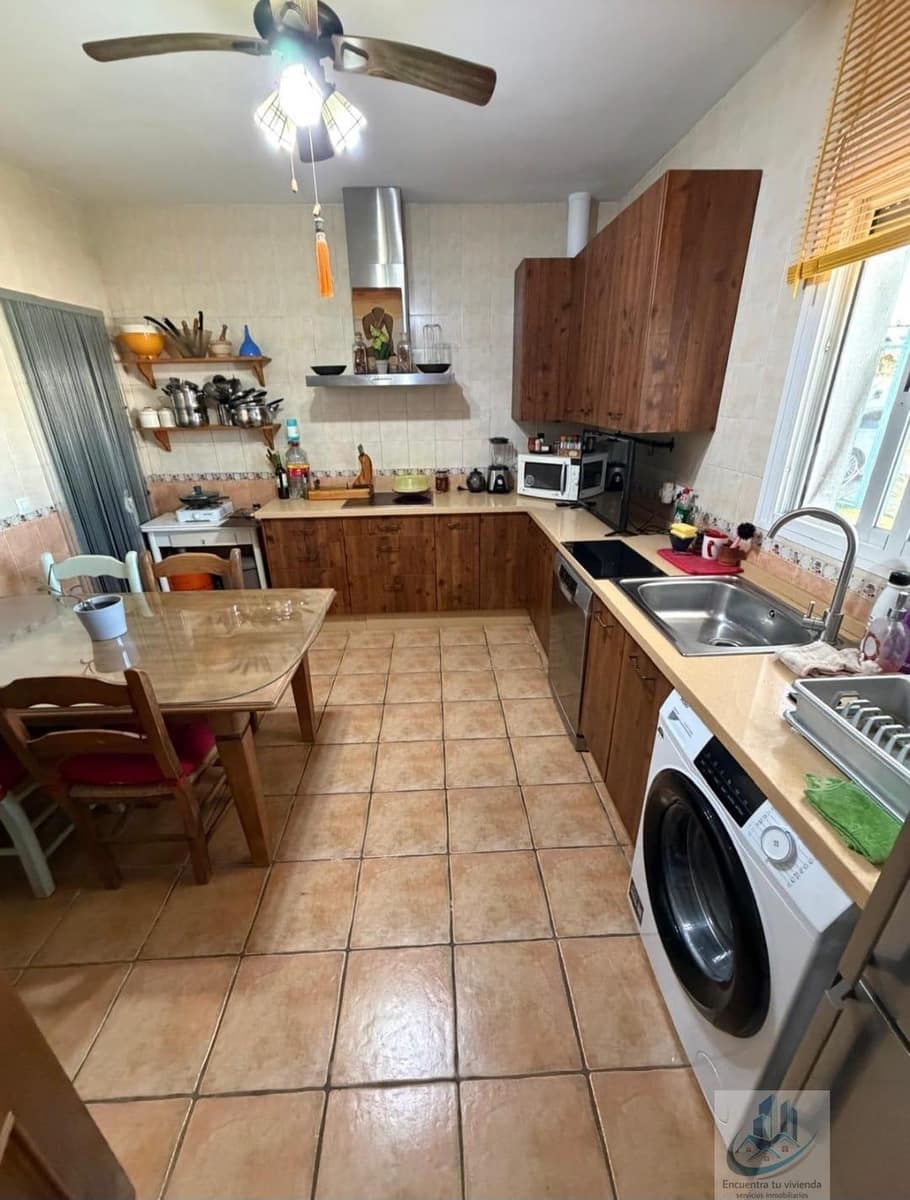 3 bedroom Villa for sale in Chiclana de la Frontera - € 240,000 (Ref: 9720915)