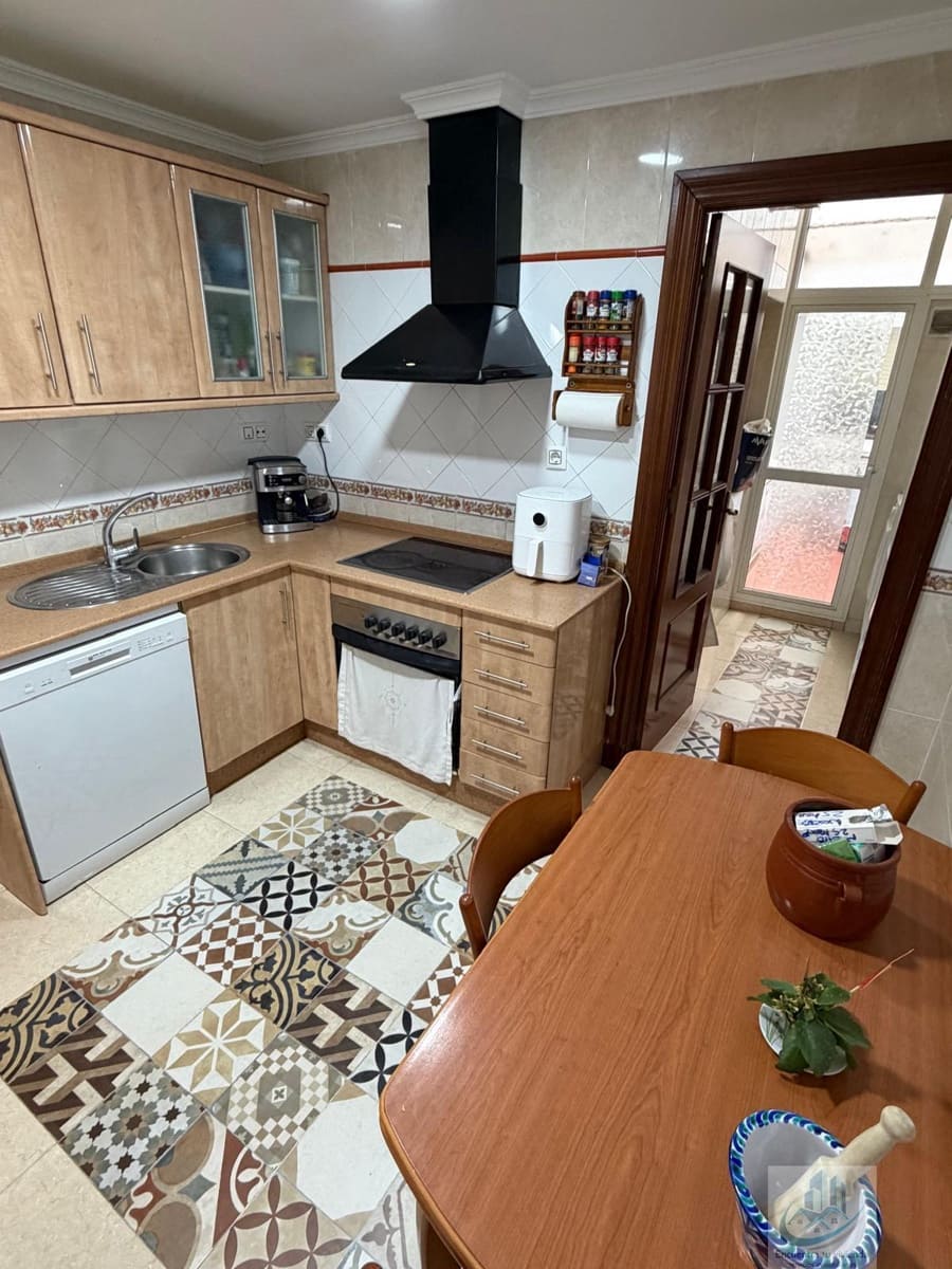 4 bedroom Flat for sale in San Fernando - € 235,000 (Ref: 9737333)