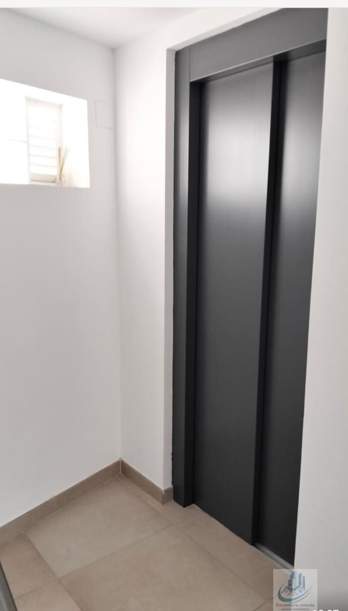 3 slaapkamer Flat te koop in San Fernando - € 135.000 (Ref: 9758209)