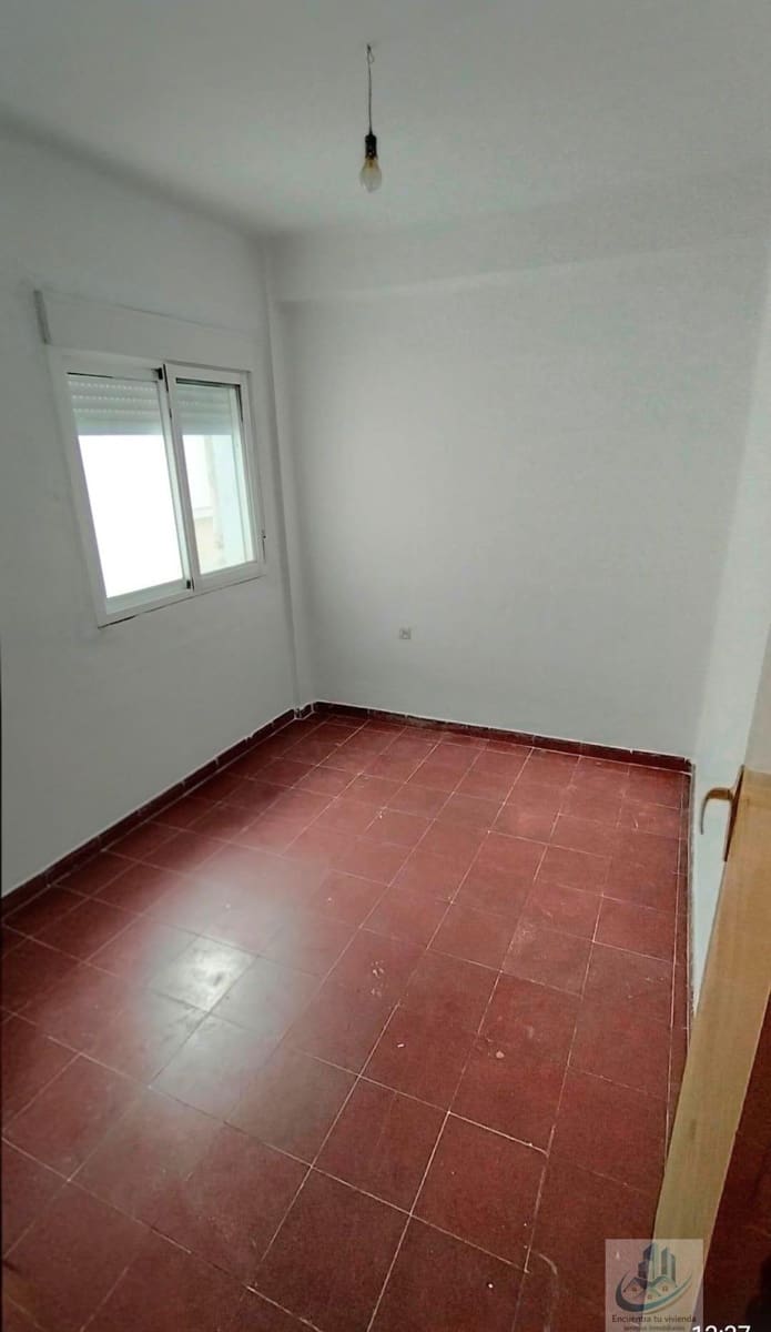 3 slaapkamer Flat te koop in San Fernando - € 135.000 (Ref: 9758209)