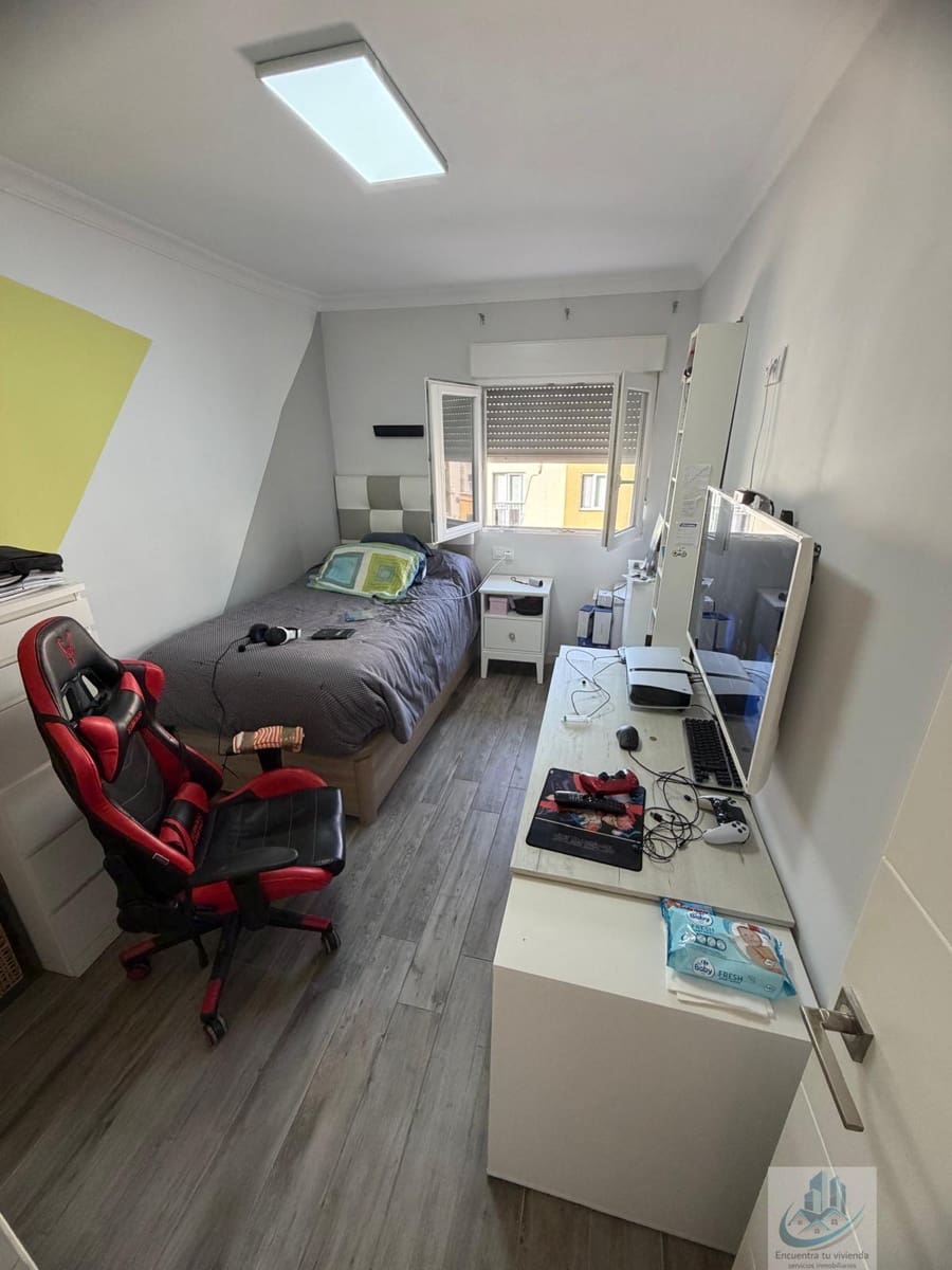 4 bedroom Flat for sale in San Fernando with garage - € 258,000 (Ref: 9795747)