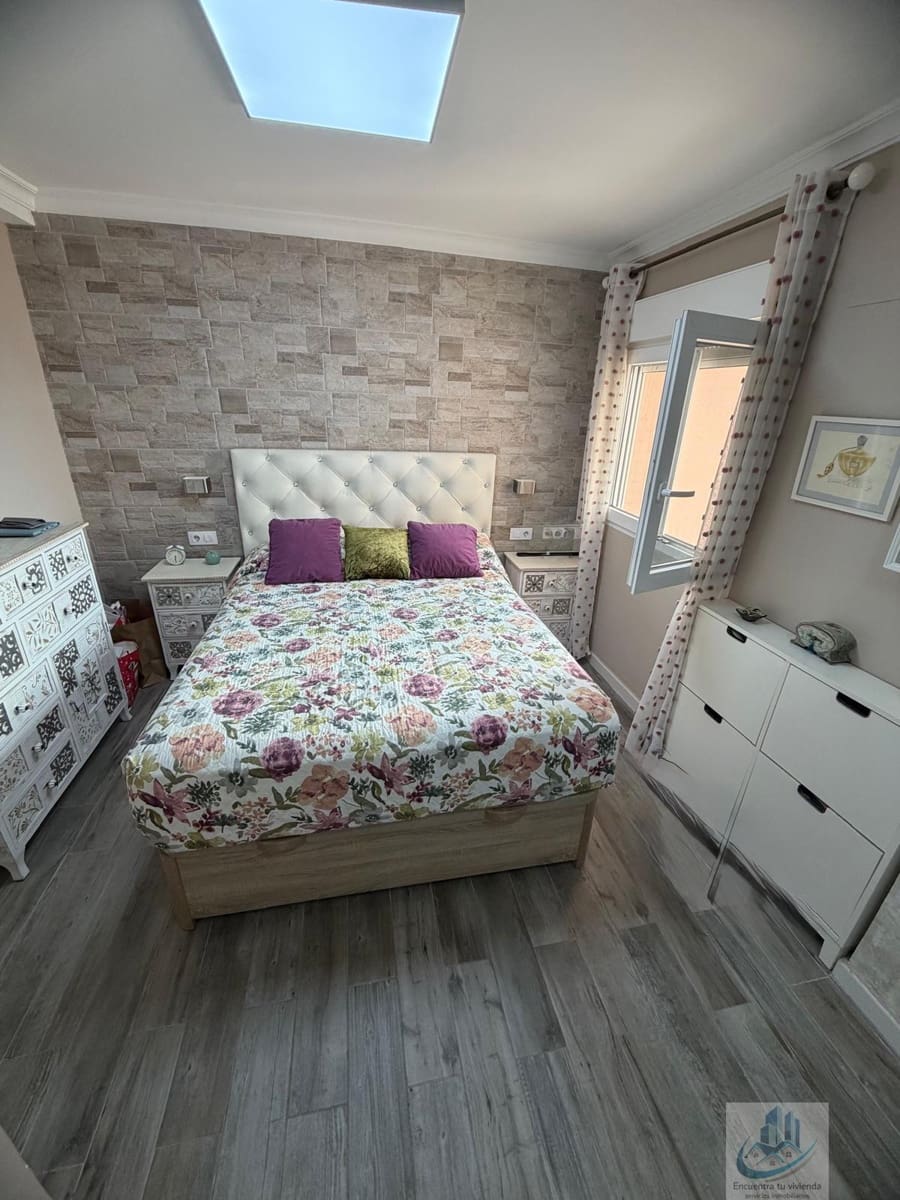 4 bedroom Flat for sale in San Fernando with garage - € 258,000 (Ref: 9795747)