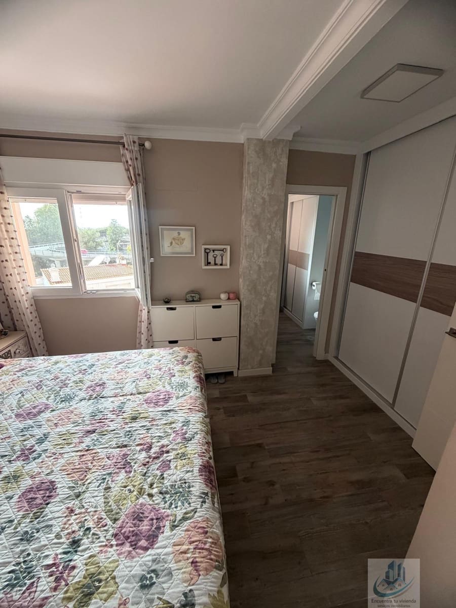 4 bedroom Flat for sale in San Fernando with garage - € 258,000 (Ref: 9795747)