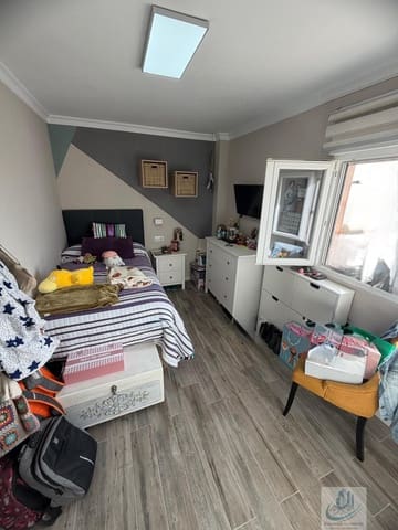 4 chambre Appartement à vendre à San Fernando avec garage - 258 000 € (Ref: 9795747)