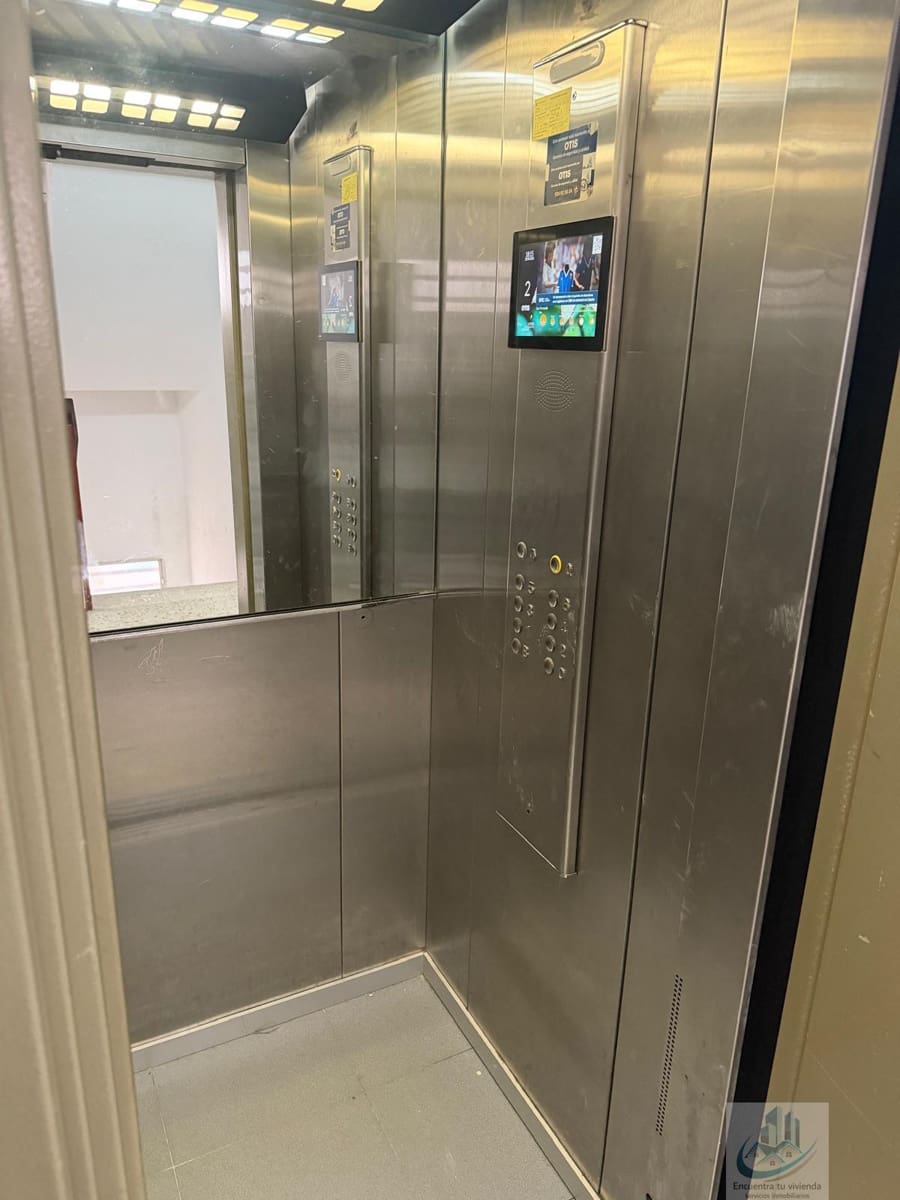 4 bedroom Flat for sale in San Fernando with garage - € 258,000 (Ref: 9795747)