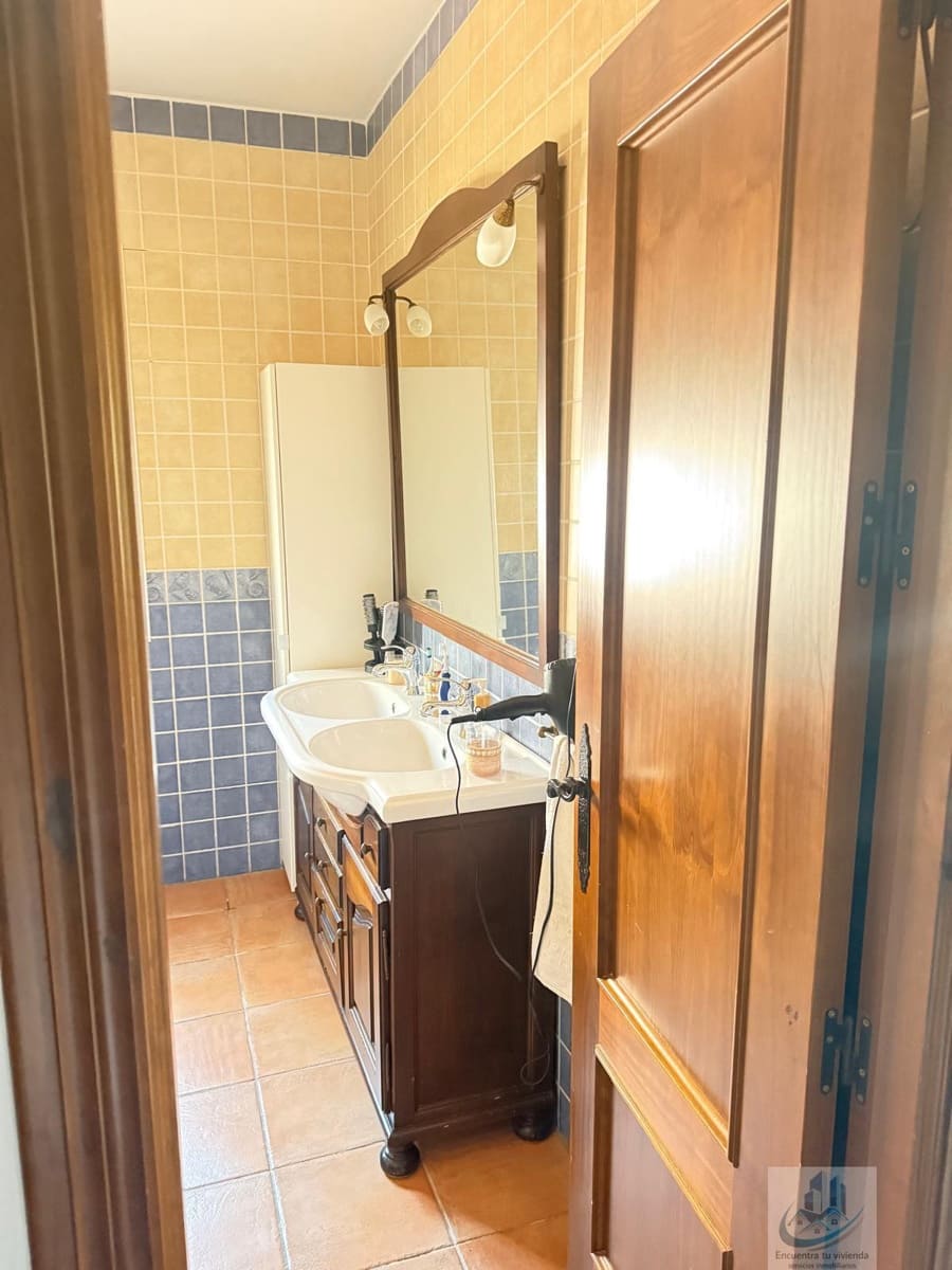 3 bedroom Villa for sale in Chiclana de la Frontera - € 450,000 (Ref: 9797255)