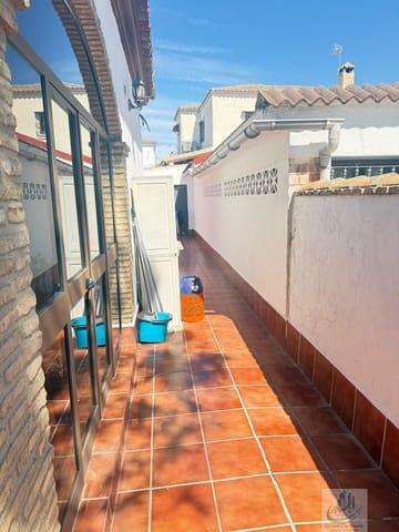 3 chambre Villa/Maison à vendre à Chiclana de la Frontera - 450 000 € (Ref: 9797255)