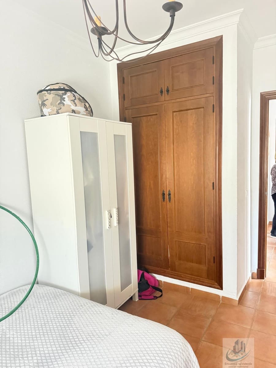 3 bedroom Villa for sale in Chiclana de la Frontera - € 450,000 (Ref: 9797255)