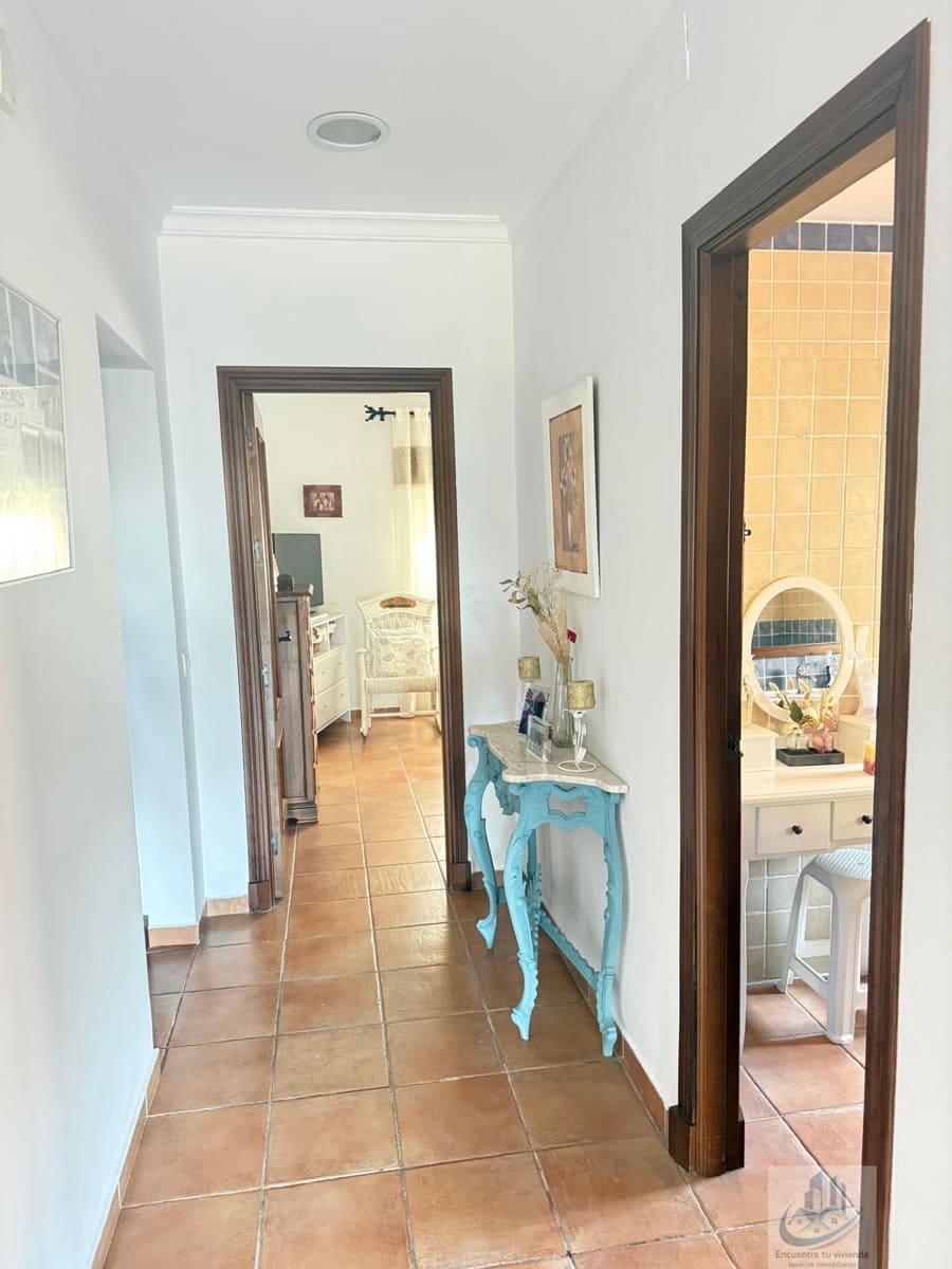 3 bedroom Villa for sale in Chiclana de la Frontera - € 450,000 (Ref: 9797255)