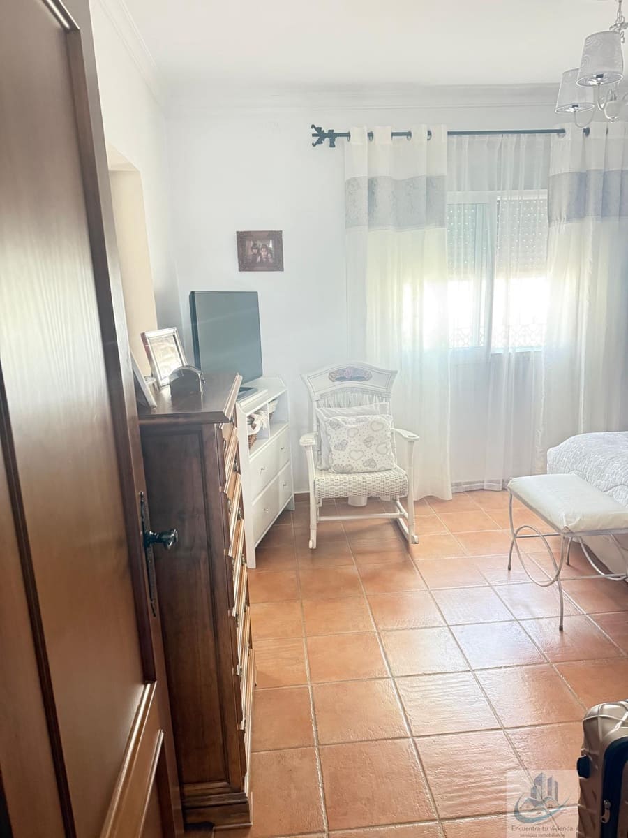 3 bedroom Villa for sale in Chiclana de la Frontera - € 450,000 (Ref: 9797255)