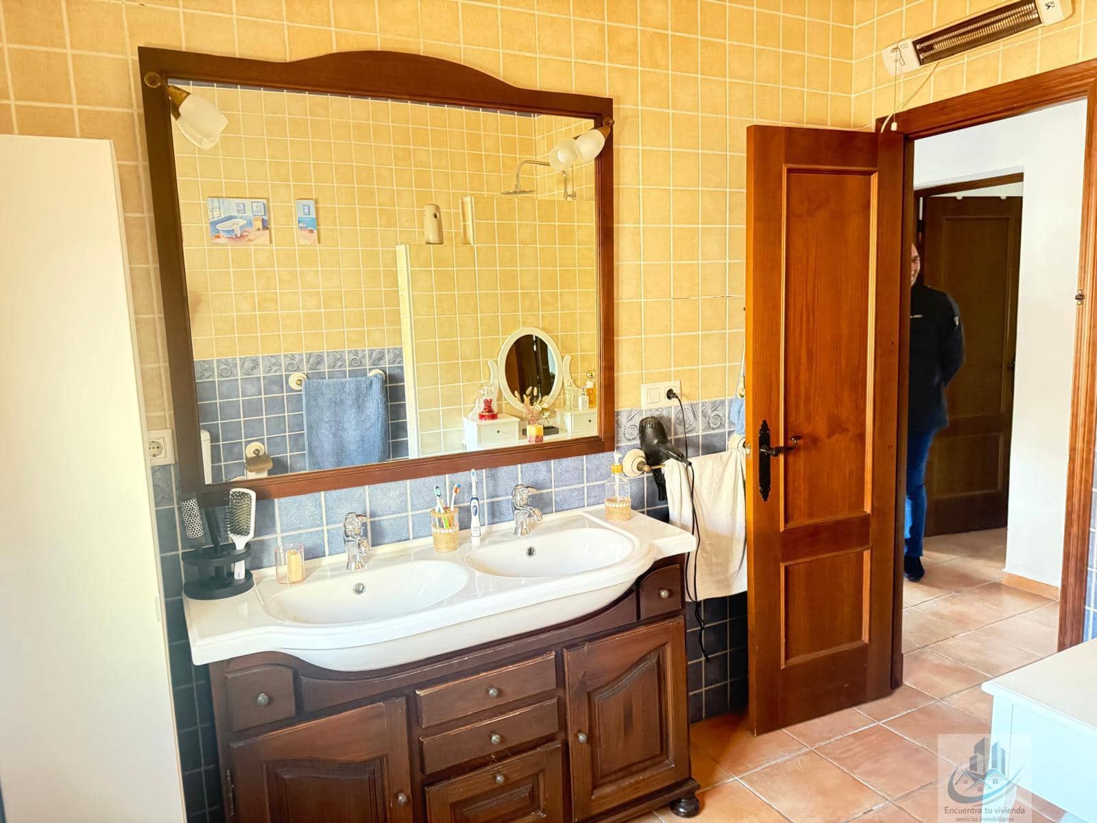 3 bedroom Villa for sale in Chiclana de la Frontera - € 450,000 (Ref: 9797255)