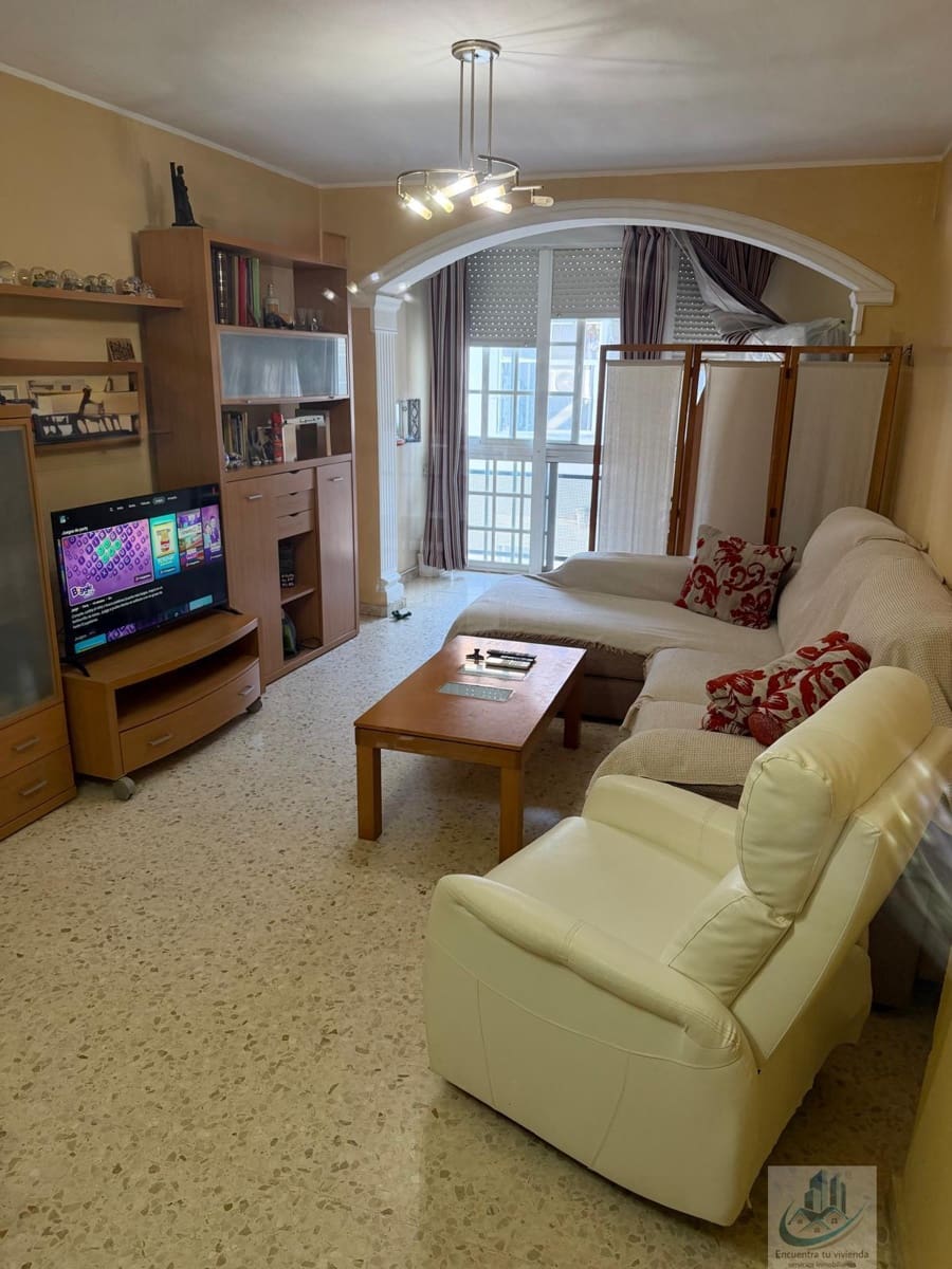 3 soveværelse Lejlighed til salg i San Fernando - € 198.000 (Ref: 9816653)