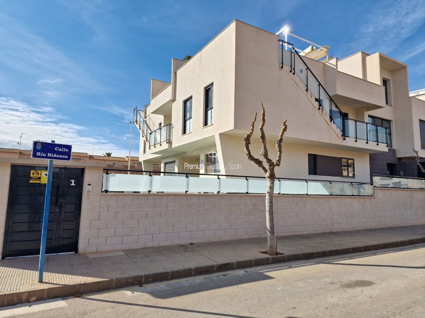 3 bedroom Flat for sale in Los Alcazares with pool garage - € 220,000 (Ref: 8055318)