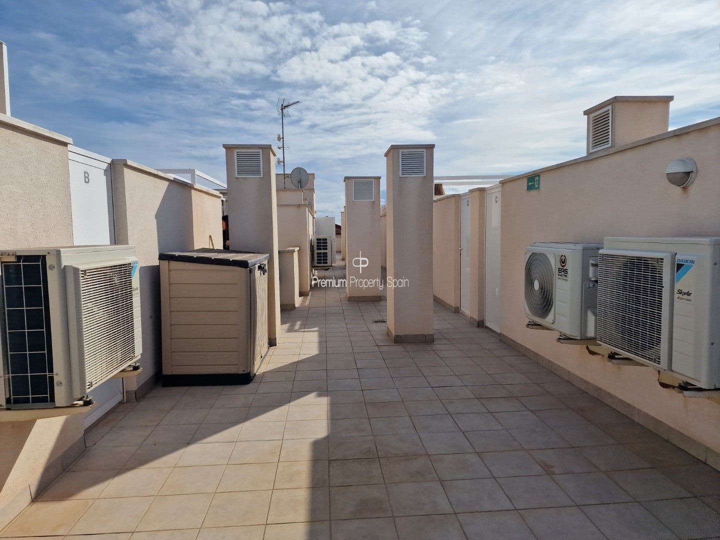 3 bedroom Flat for sale in Los Alcazares with pool garage - € 220,000 (Ref: 8055318)