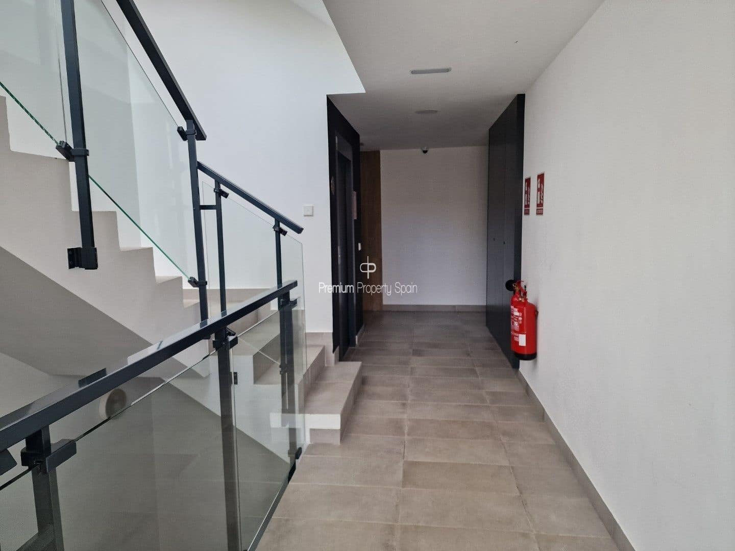 3 bedroom Flat for sale in Los Alcazares with pool garage - € 220,000 (Ref: 8055318)