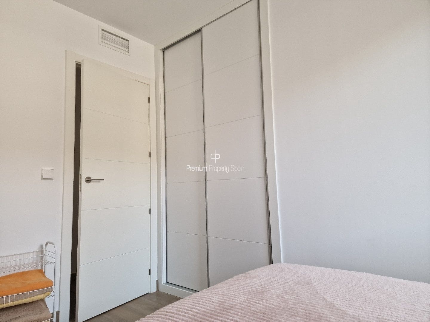 3 bedroom Flat for sale in Los Alcazares with pool garage - € 220,000 (Ref: 8055318)