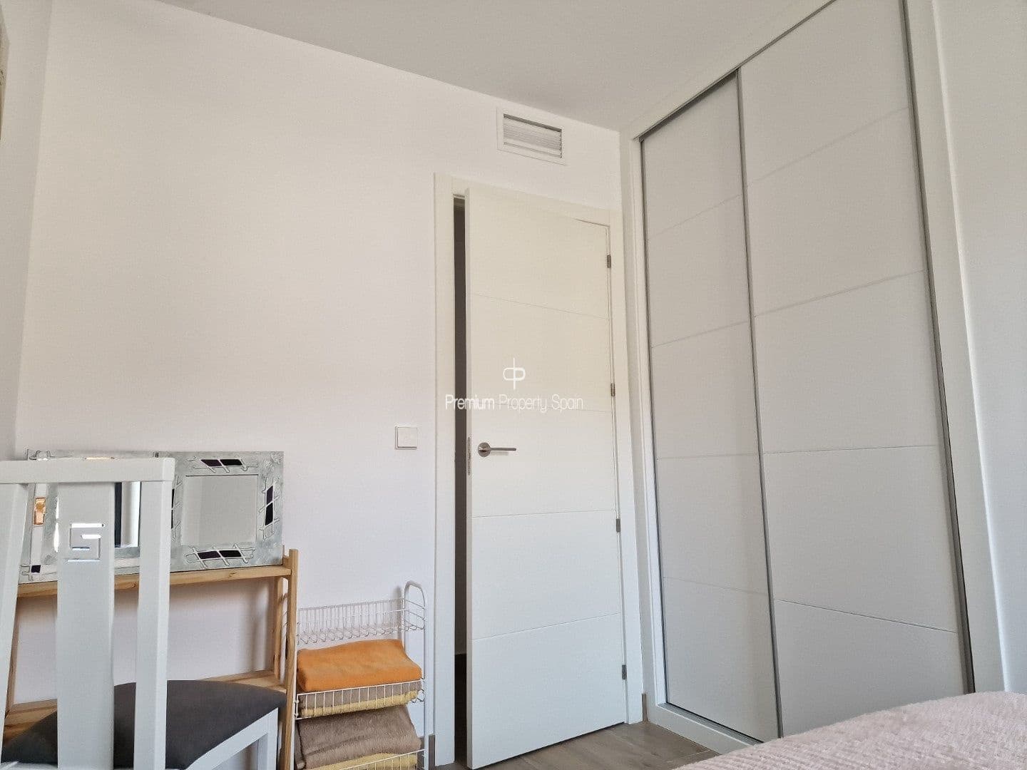 3 bedroom Flat for sale in Los Alcazares with pool garage - € 220,000 (Ref: 8055318)