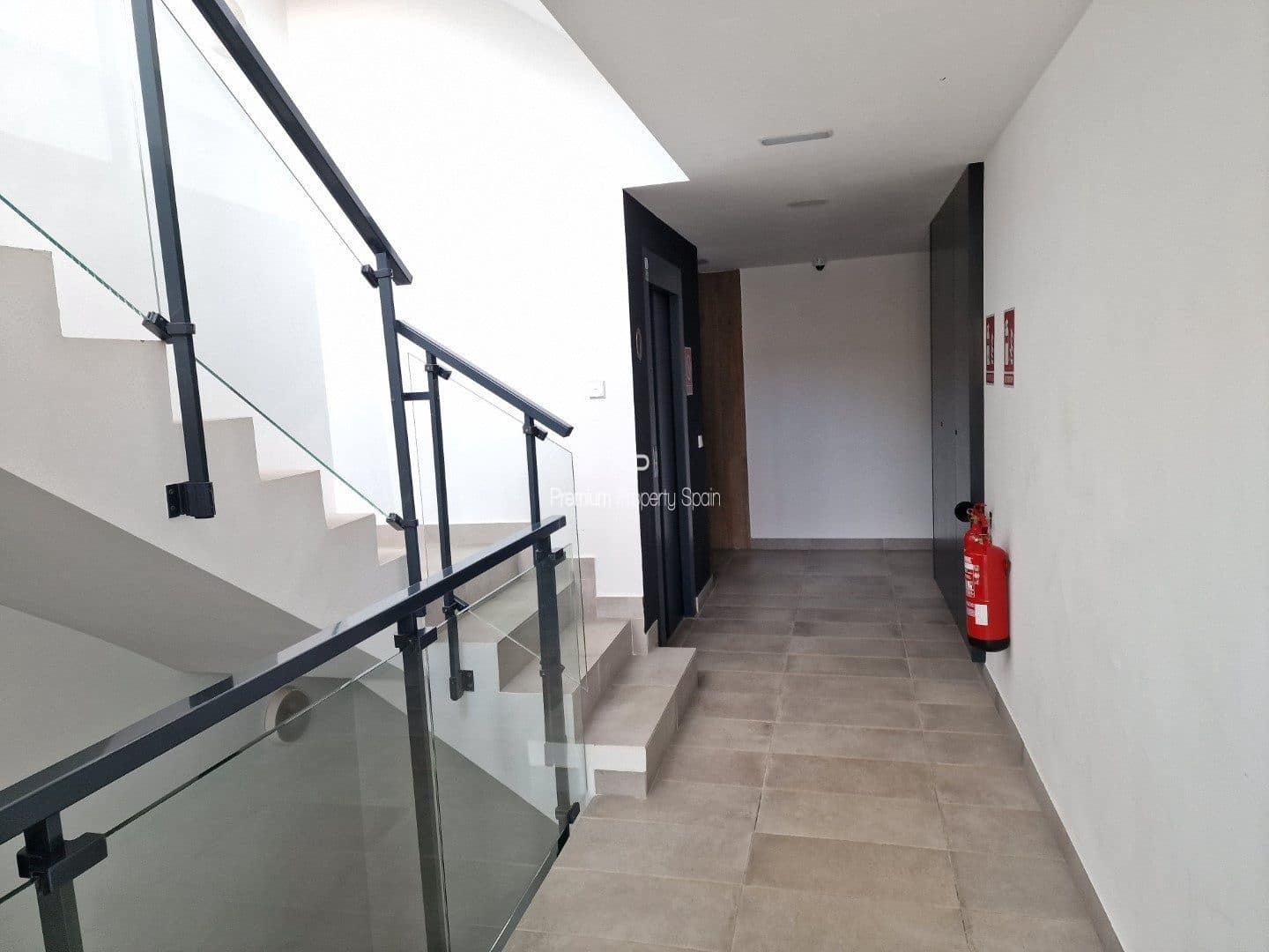 3 bedroom Flat for sale in Los Alcazares with pool garage - € 220,000 (Ref: 8055318)