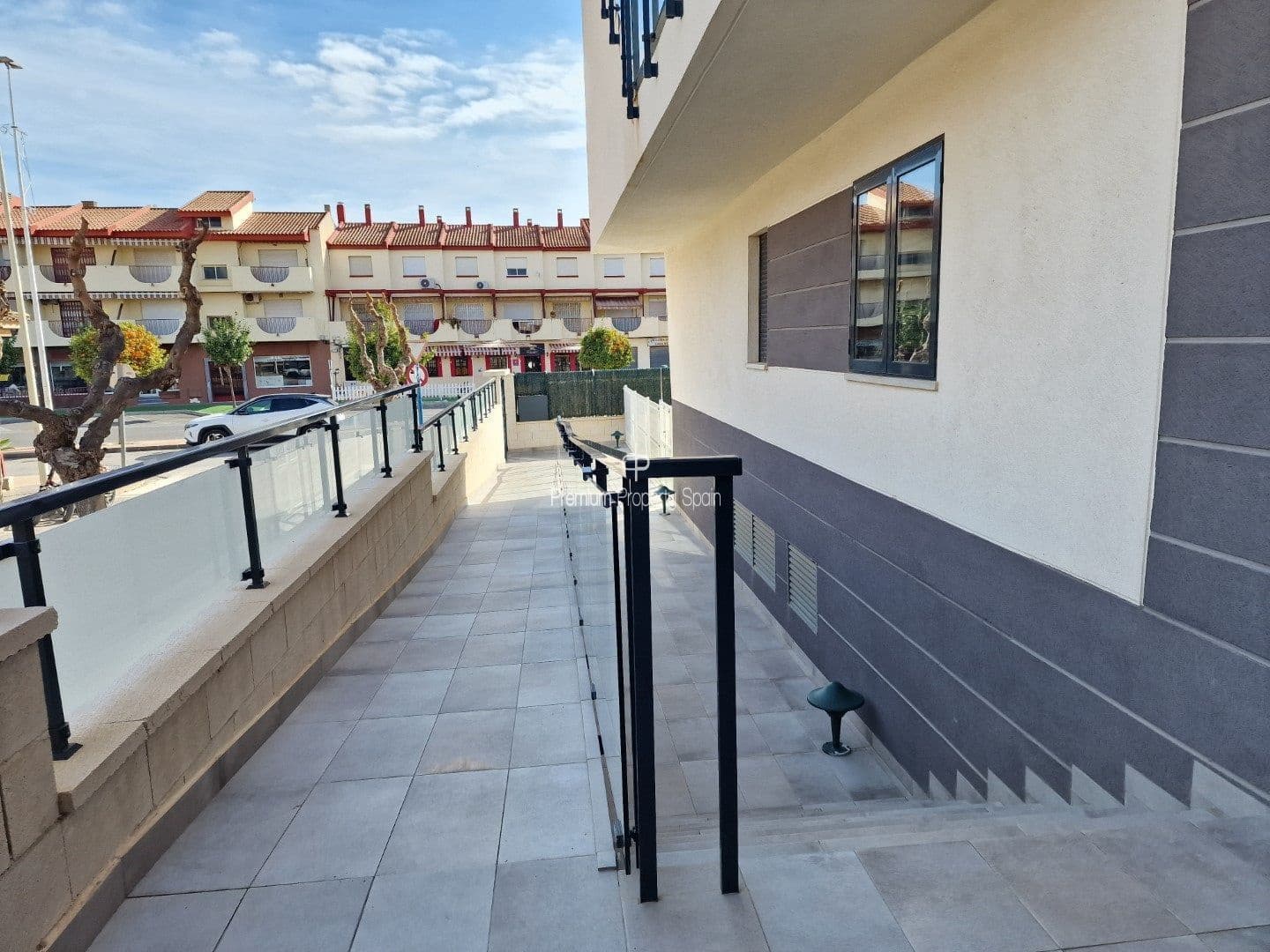 3 bedroom Flat for sale in Los Alcazares with pool garage - € 220,000 (Ref: 8055318)