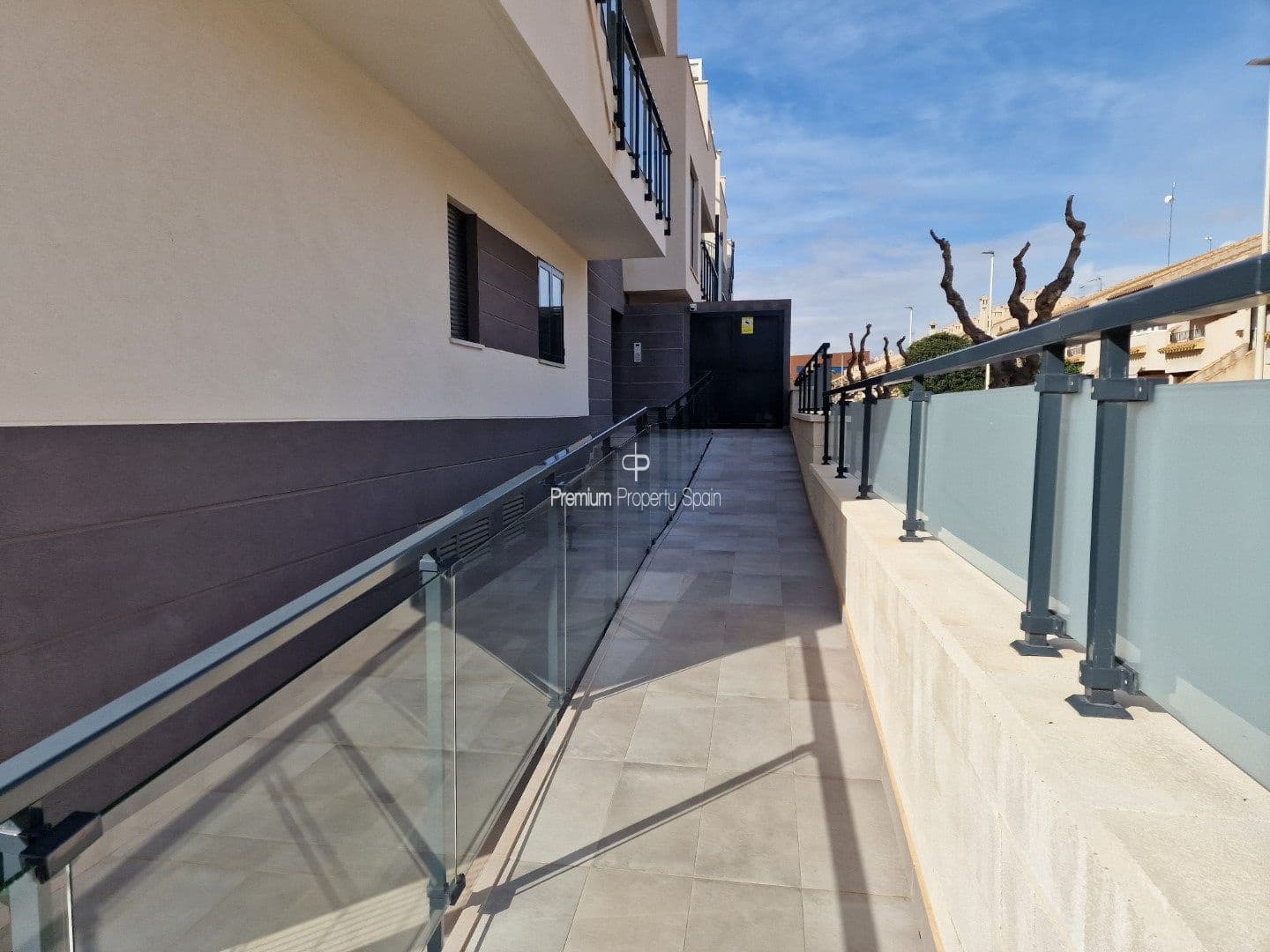 3 bedroom Flat for sale in Los Alcazares with pool garage - € 220,000 (Ref: 8055318)